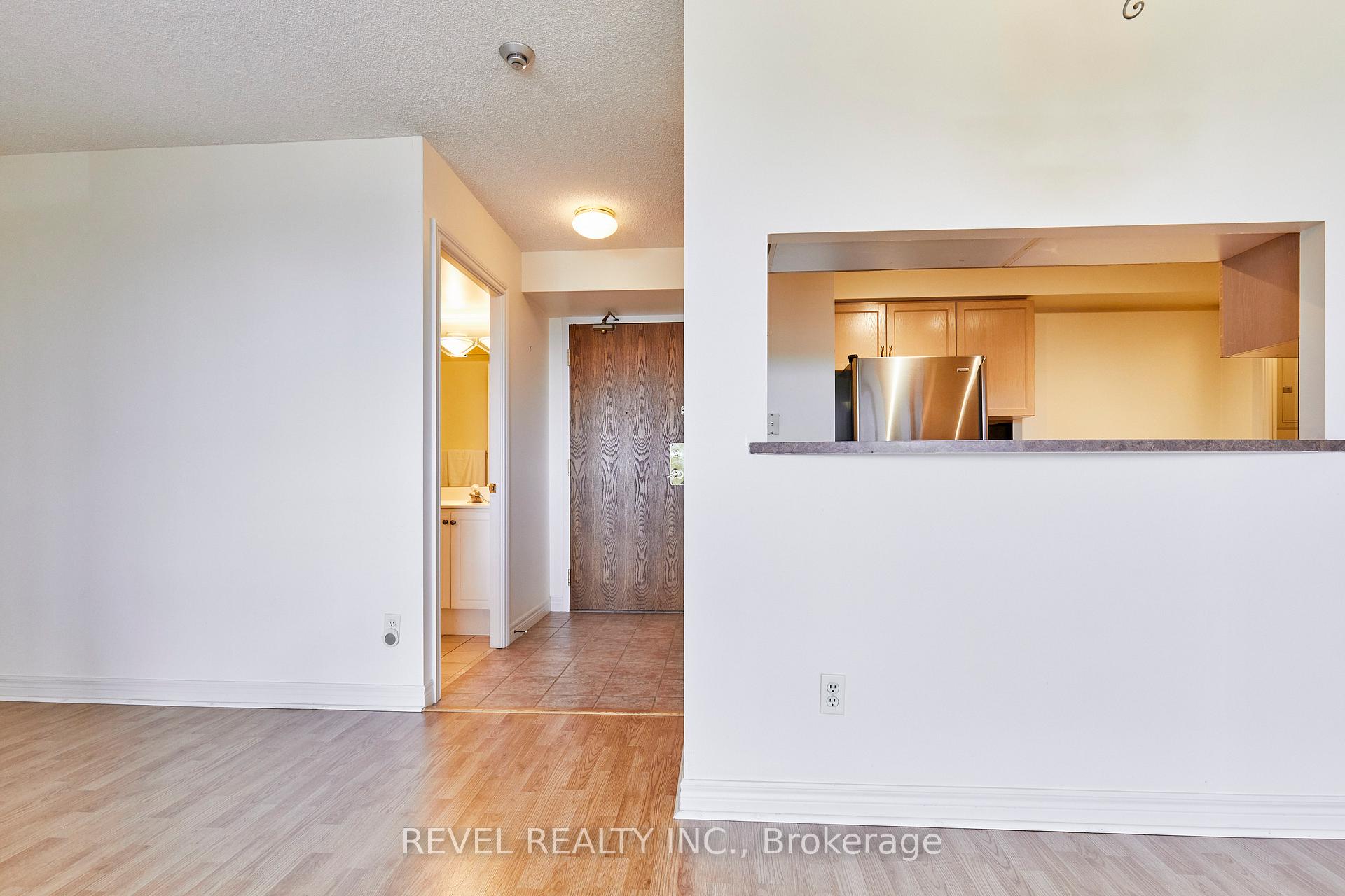 Photo 7 of Unit 210, 1700 Eglinton Avenue E, North York, Victoria Village — HOMEH