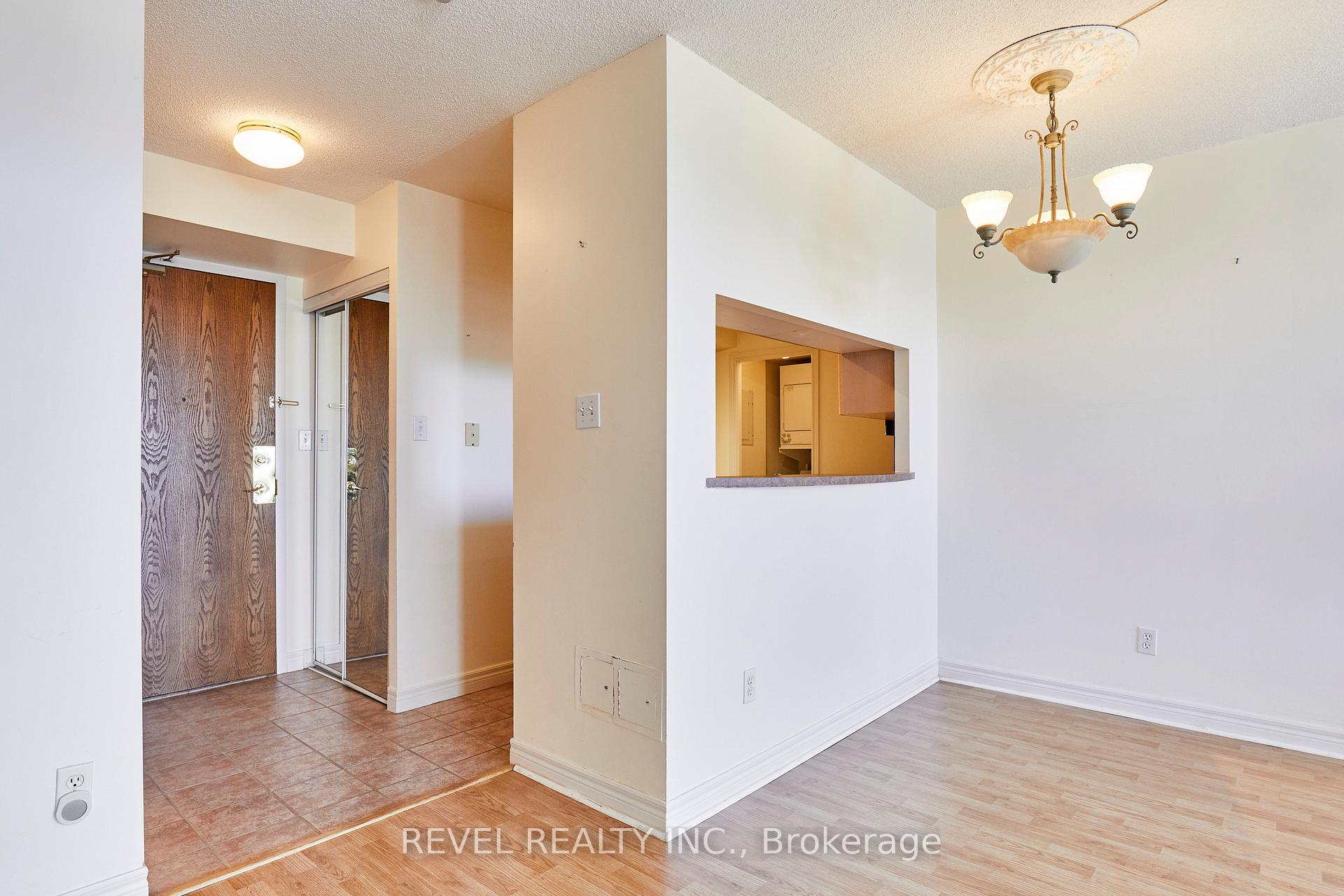 Photo 8 of Unit 210, 1700 Eglinton Avenue E, North York, Victoria Village — HOMEH
