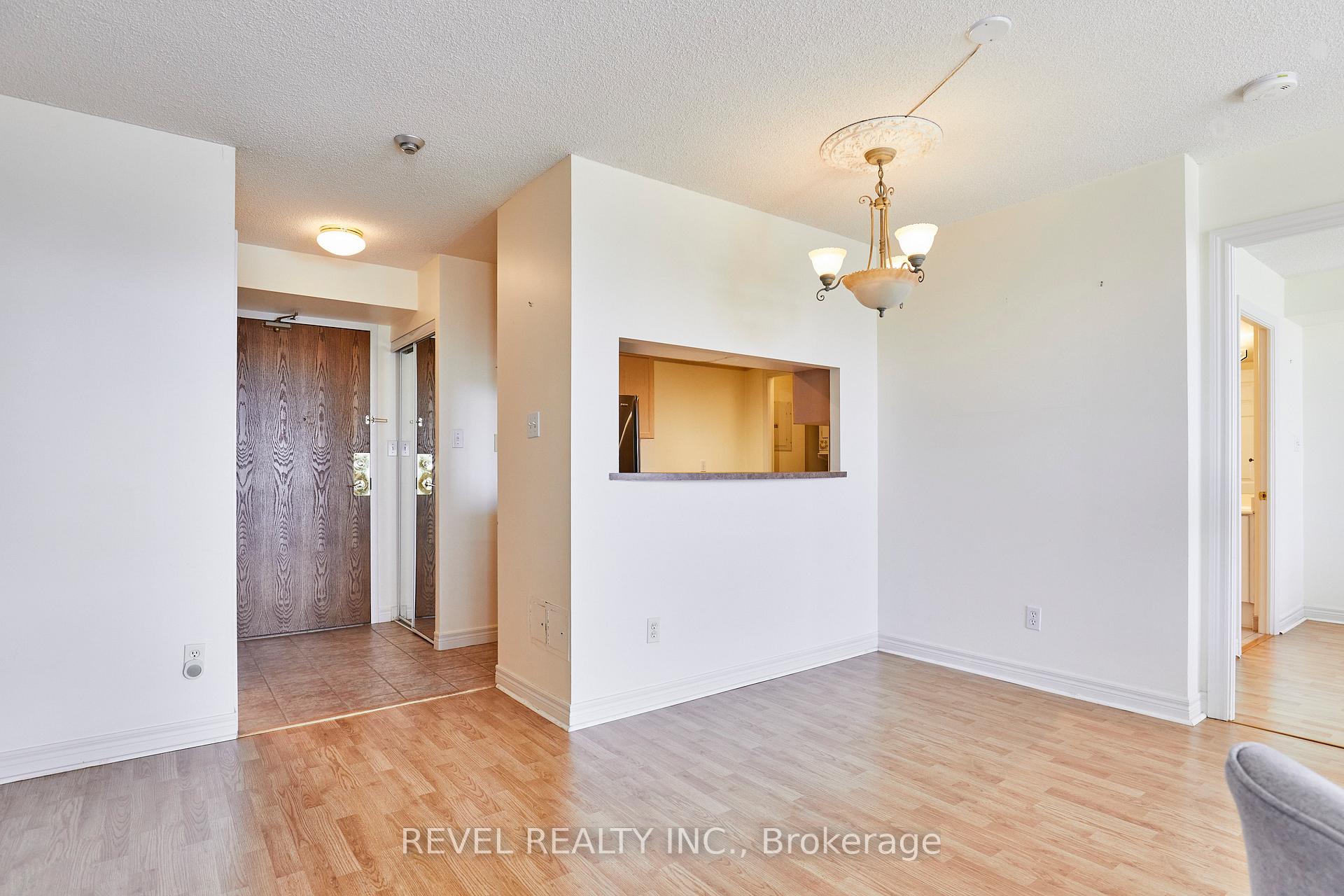 Photo 9 of Unit 210, 1700 Eglinton Avenue E, North York, Victoria Village — HOMEH