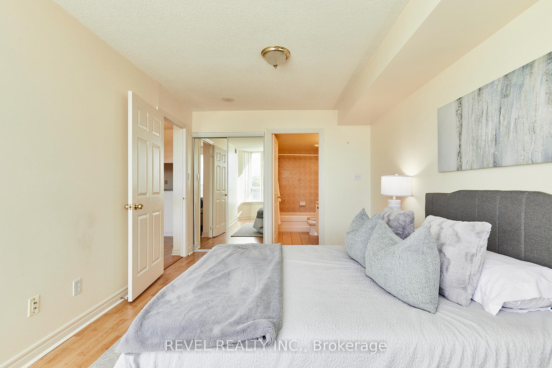 Photo 12 of Unit 210, 1700 Eglinton Avenue E, North York, Victoria Village — HOMEH