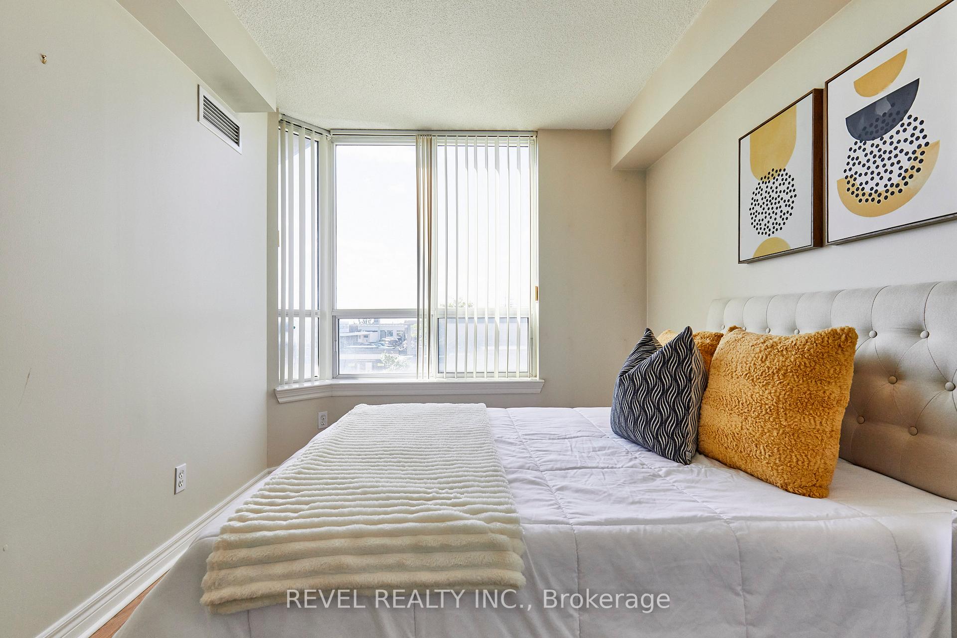 Photo 16 of Unit 210, 1700 Eglinton Avenue E, North York, Victoria Village — HOMEH
