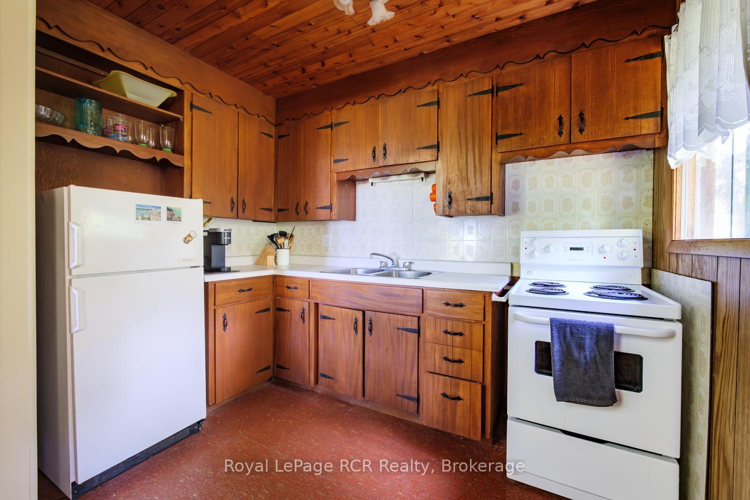 Photo 12 of 16 Youngs Drive, South Bruce Peninsula — HOMEH