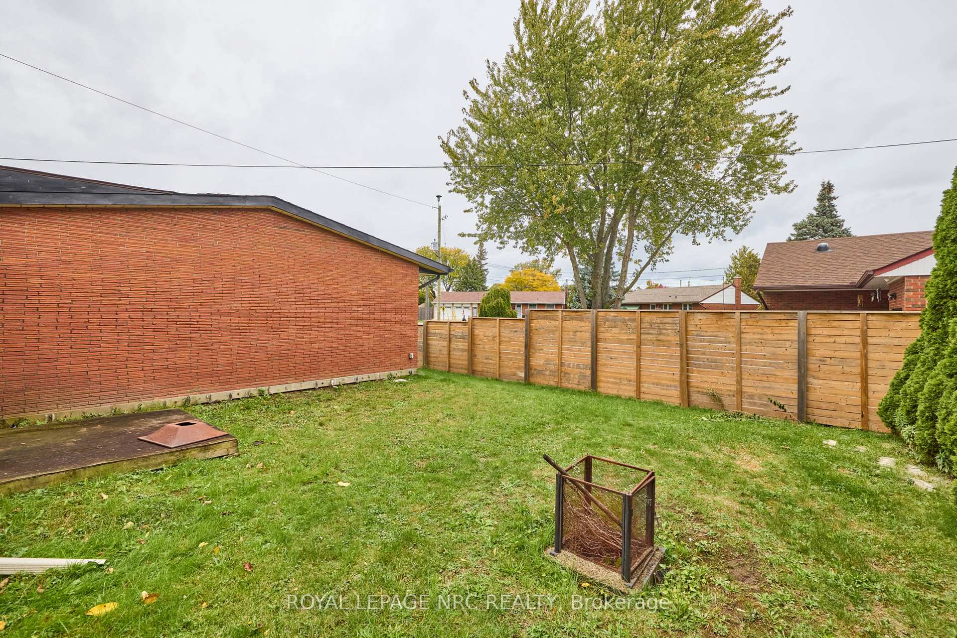 Photo 10 of 6673 Huggins Street, Niagara Falls, Stamford — HOMEH