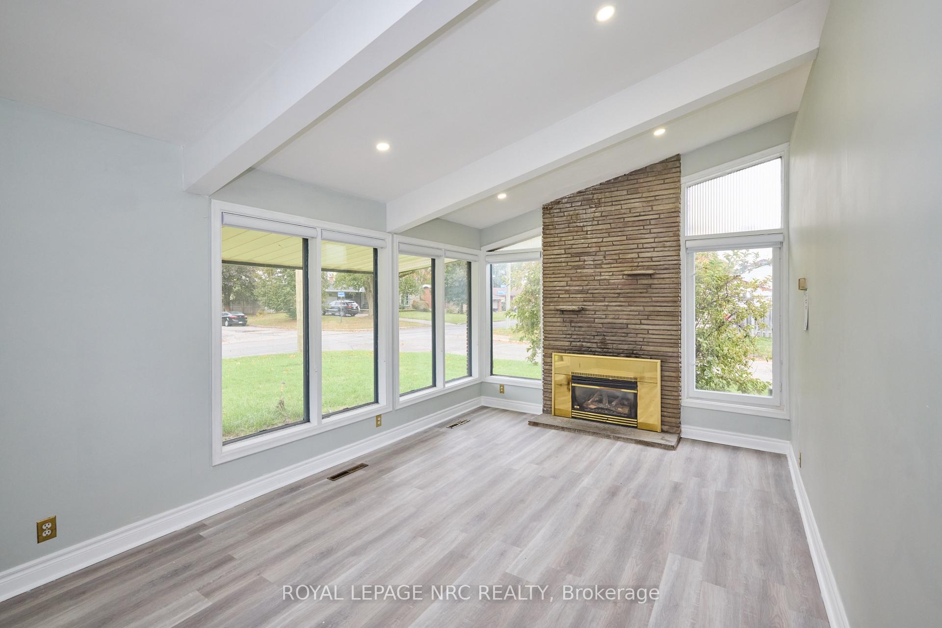 Photo 13 of 6673 Huggins Street, Niagara Falls, Stamford — HOMEH