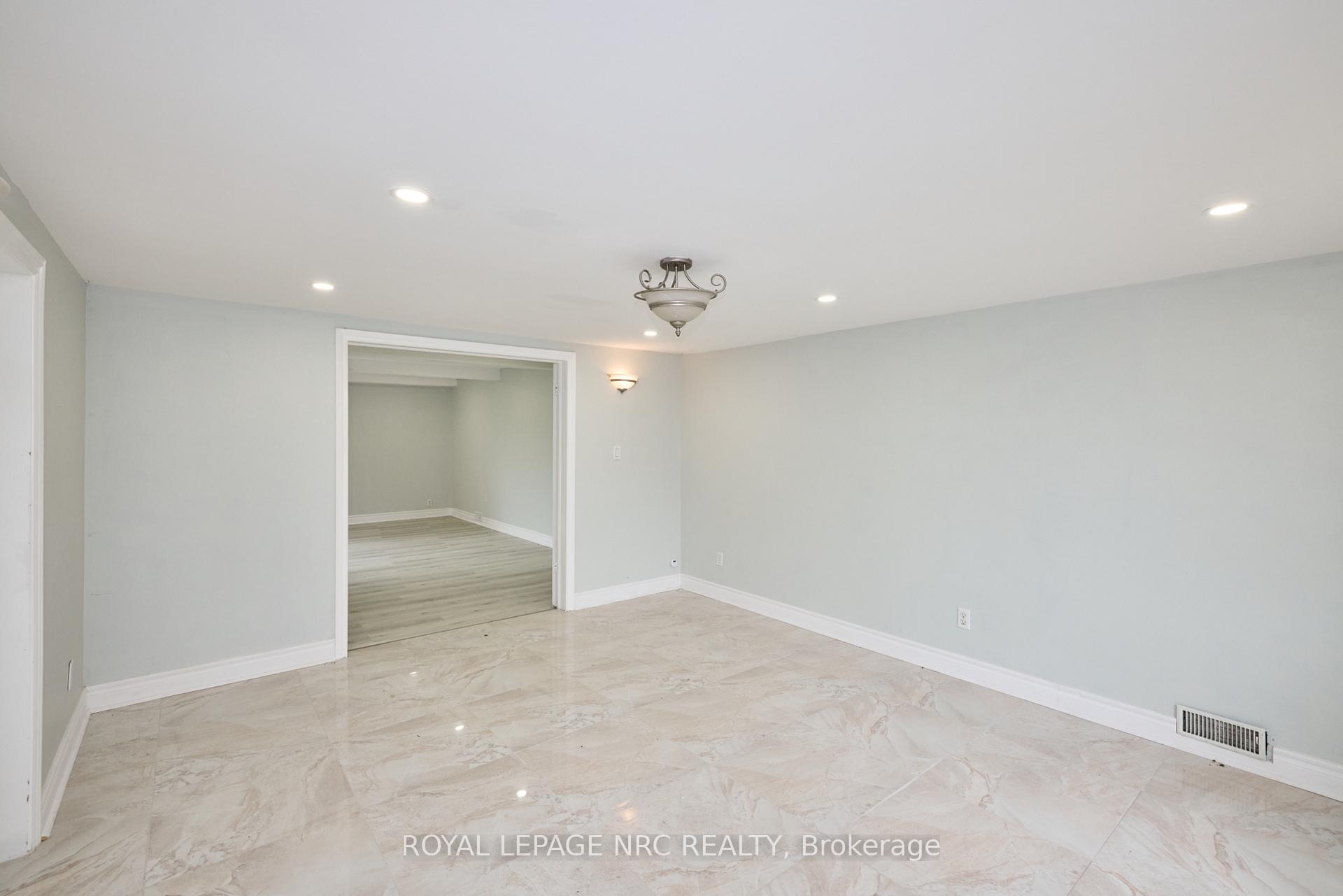 Photo 19 of 6673 Huggins Street, Niagara Falls, Stamford — HOMEH