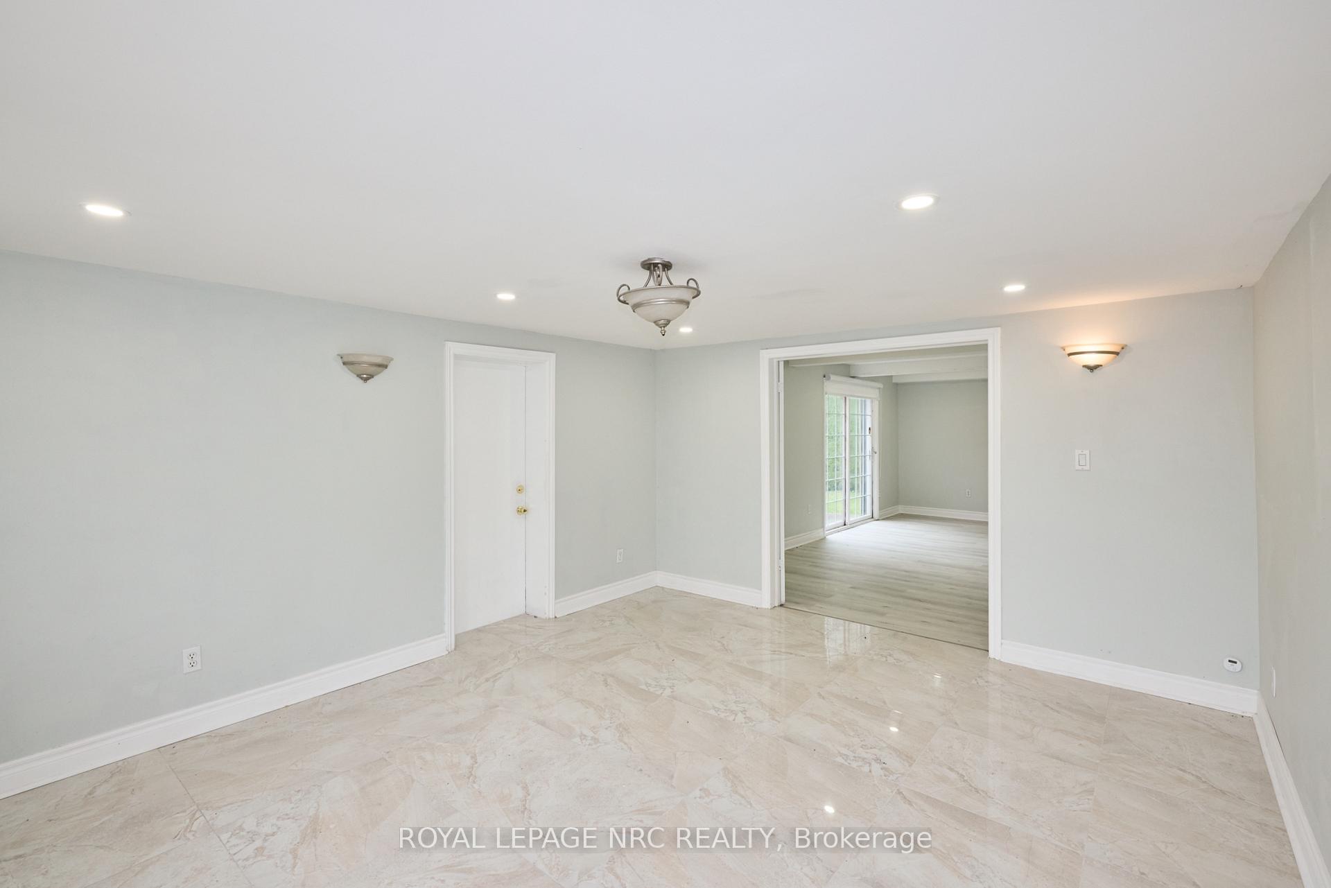 Photo 20 of 6673 Huggins Street, Niagara Falls, Stamford — HOMEH