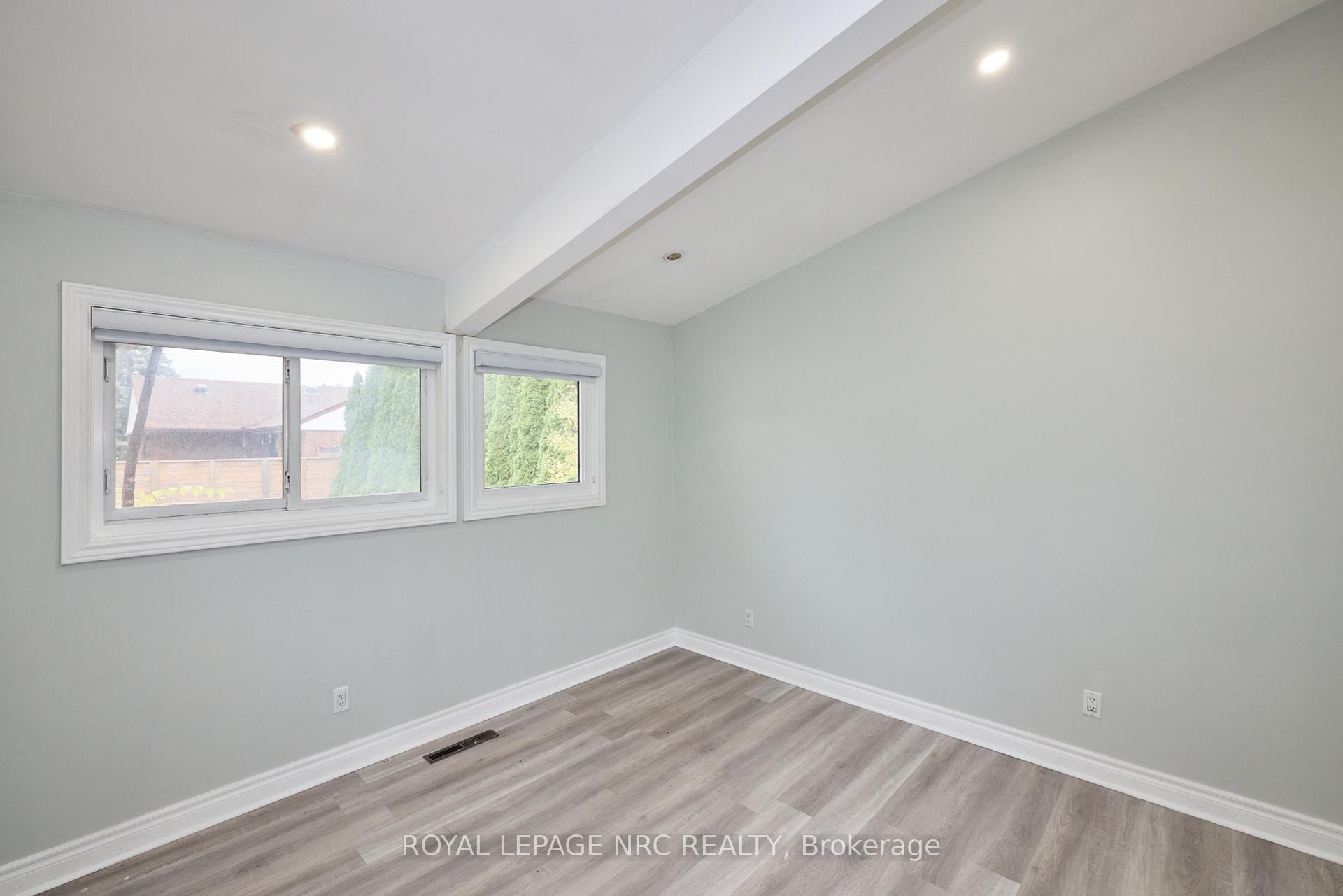 Photo 34 of 6673 Huggins Street, Niagara Falls, Stamford — HOMEH