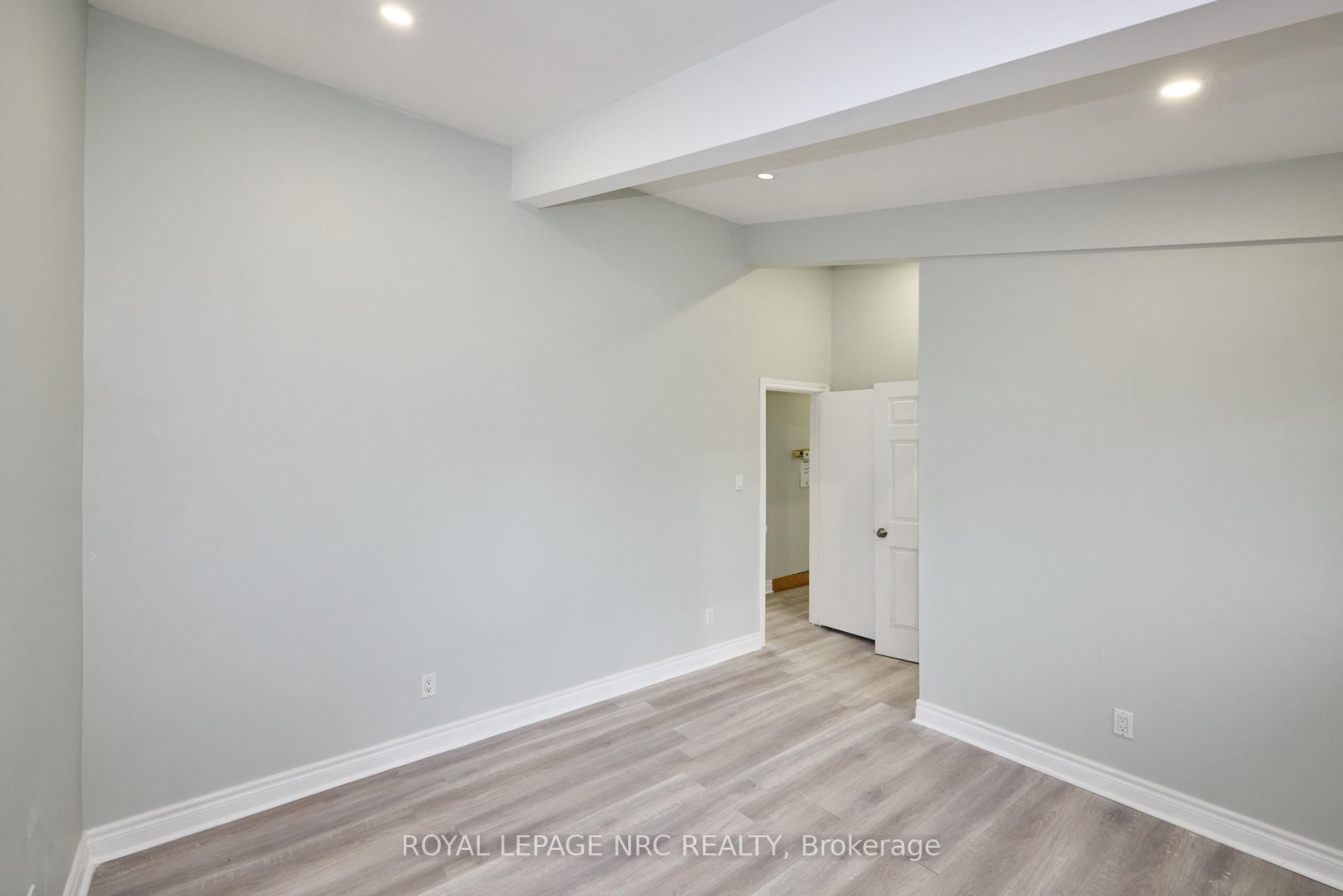 Photo 35 of 6673 Huggins Street, Niagara Falls, Stamford — HOMEH