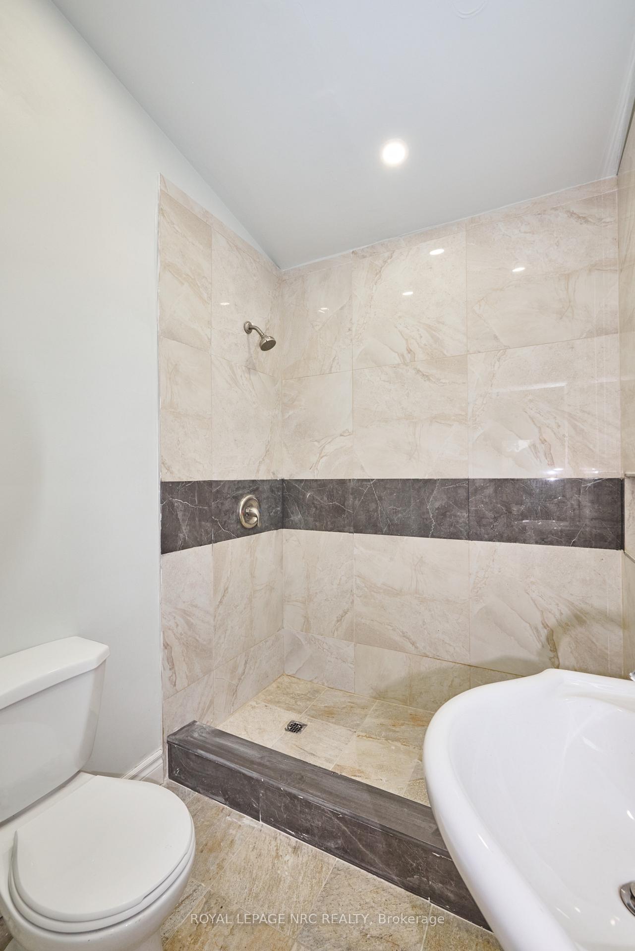 Photo 37 of 6673 Huggins Street, Niagara Falls, Stamford — HOMEH