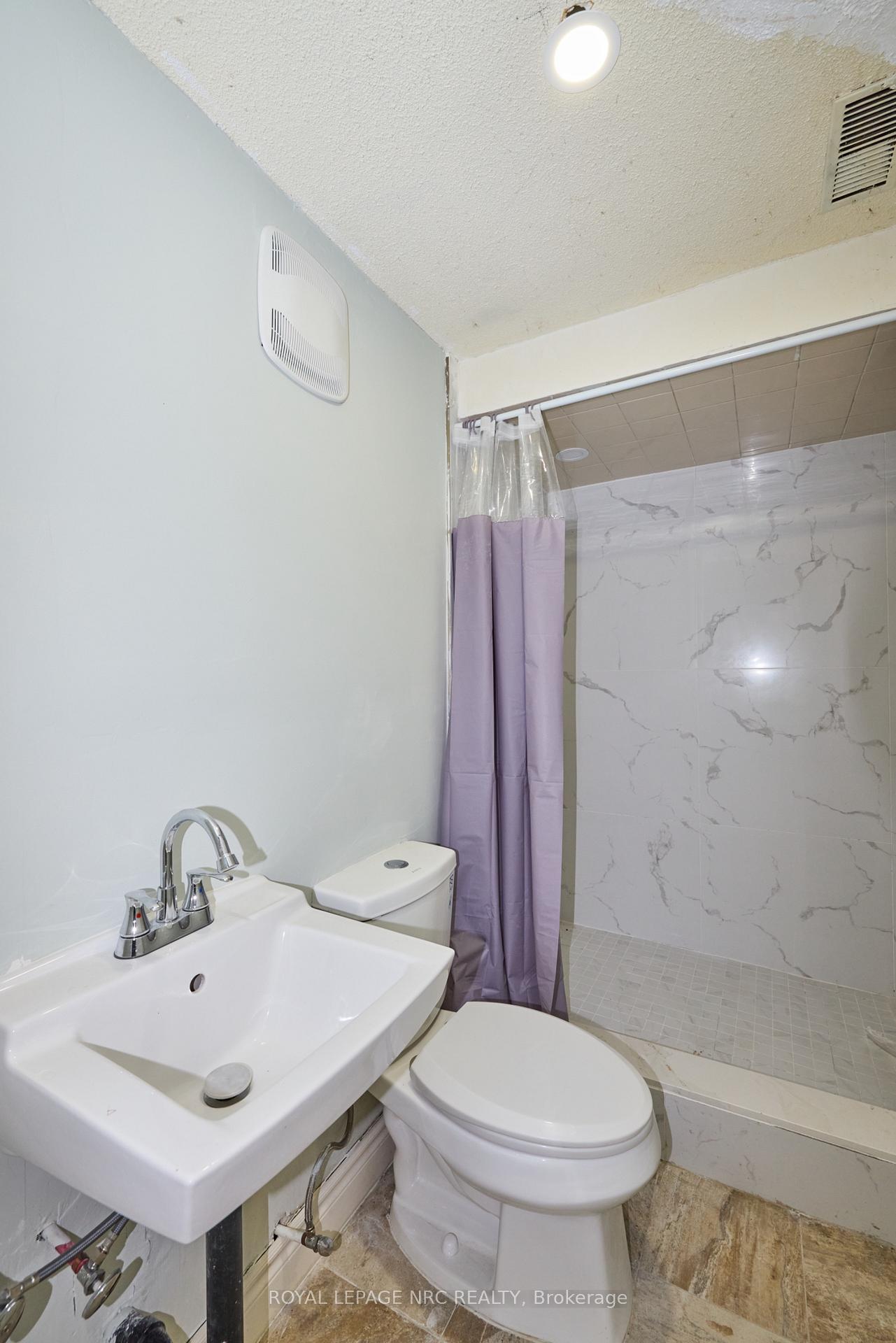 Photo 43 of 6673 Huggins Street, Niagara Falls, Stamford — HOMEH
