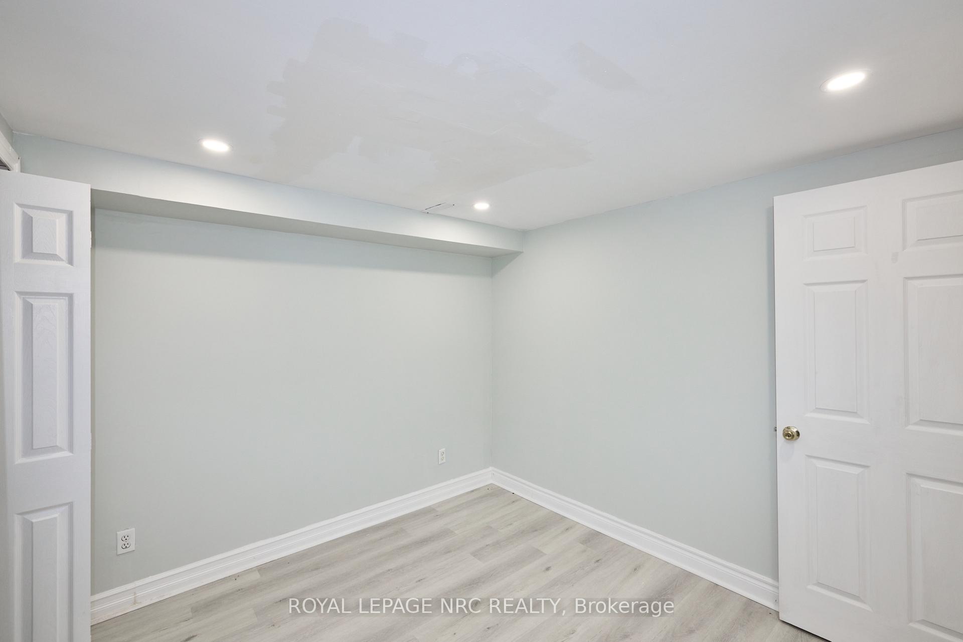 Photo 47 of 6673 Huggins Street, Niagara Falls, Stamford — HOMEH