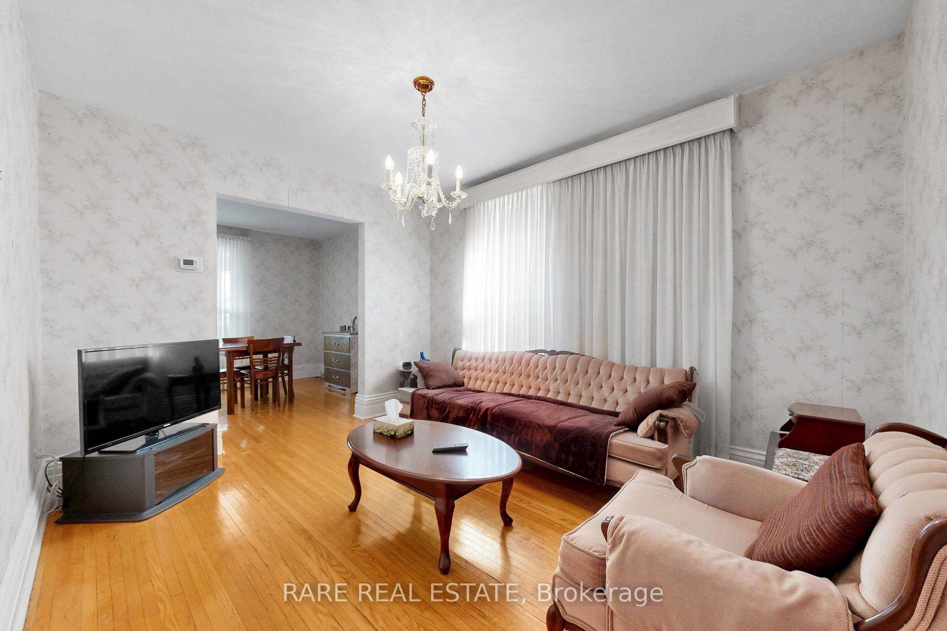 Photo 12 of 180 Atlas Avenue, Toronto, Oakwood Village — HOMEH