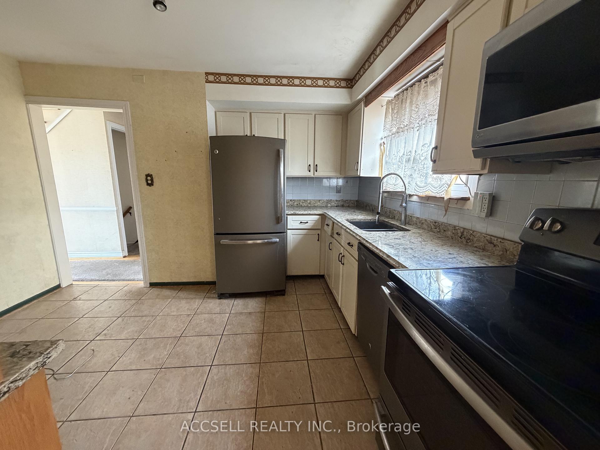 Photo 8 of 135 Mountainview Road S, Halton Hills, Georgetown — HOMEH