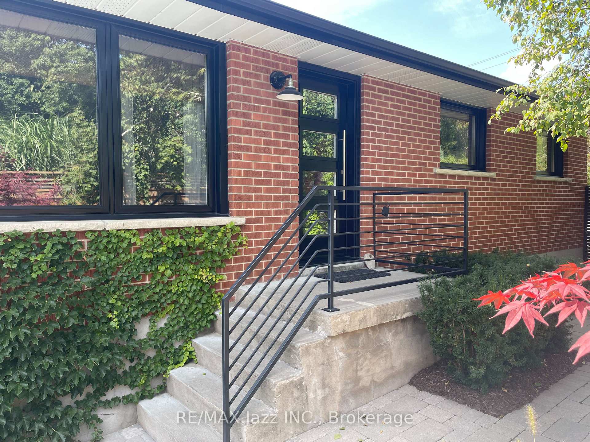 Photo 4 of 1085 Willowdale Avenue, Oshawa, Donevan — HOMEH