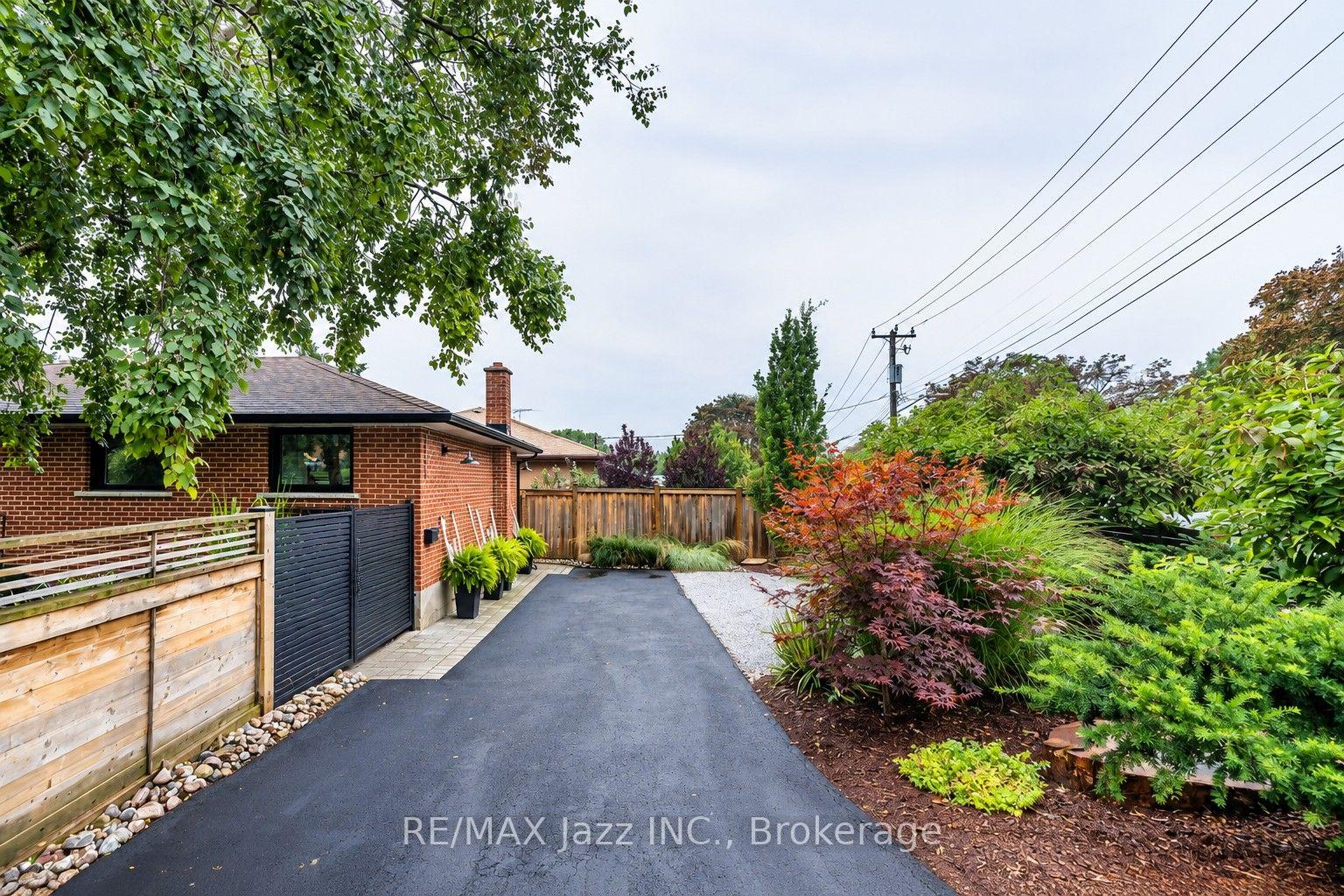 Photo 5 of 1085 Willowdale Avenue, Oshawa, Donevan — HOMEH