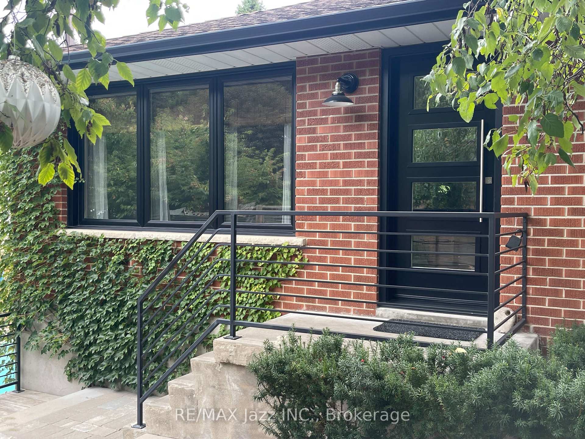 Photo 11 of 1085 Willowdale Avenue, Oshawa, Donevan — HOMEH