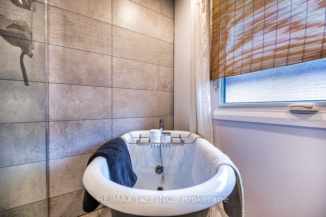 Photo 23 of 1085 Willowdale Avenue, Oshawa, Donevan — HOMEH