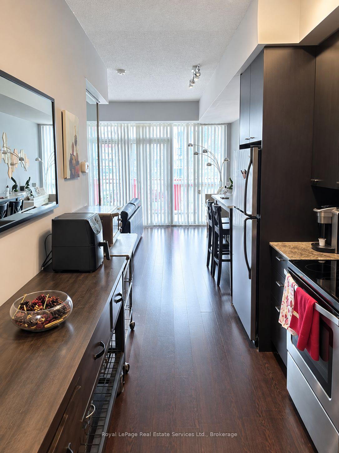 Photo 4 of Unit 1006, 775 King Street W, Toronto, Niagara — HOMEH