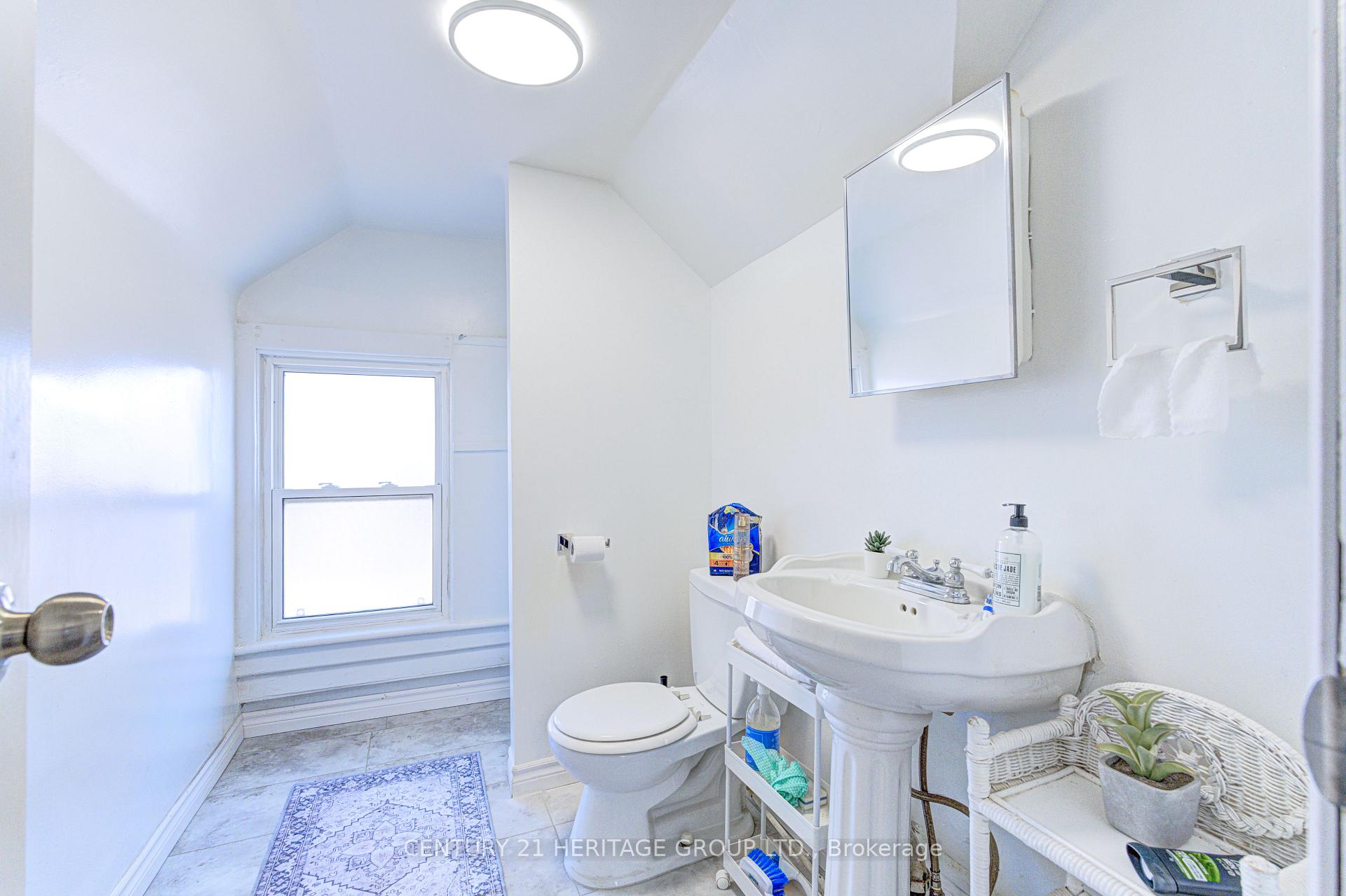 Photo 46 of 243 Gibson Avenue, Hamilton, Gibson — HOMEH