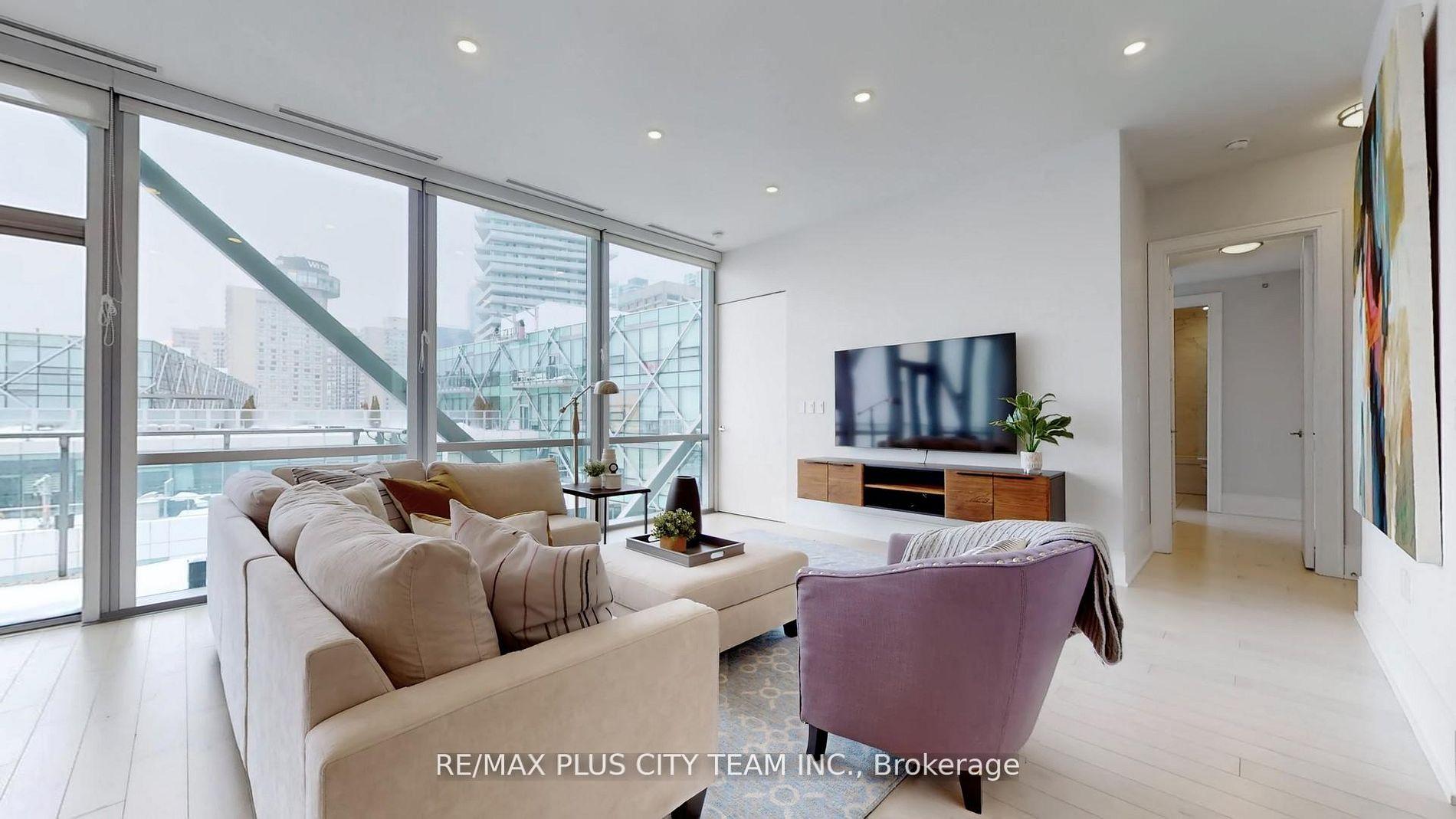 Photo 5 of Unit 1305, 39 Queens Quay E, Toronto, Waterfront Communities — HOMEH