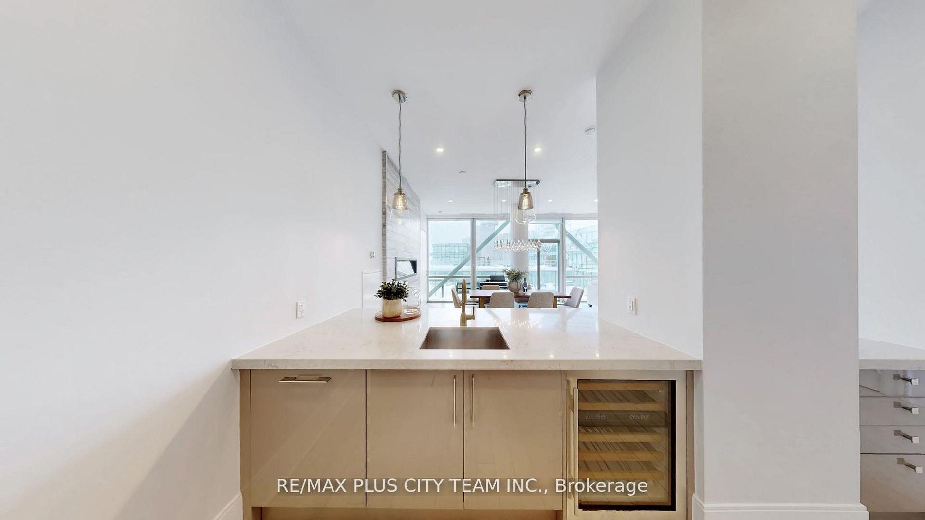 Photo 11 of Unit 1305, 39 Queens Quay E, Toronto, Waterfront Communities — HOMEH