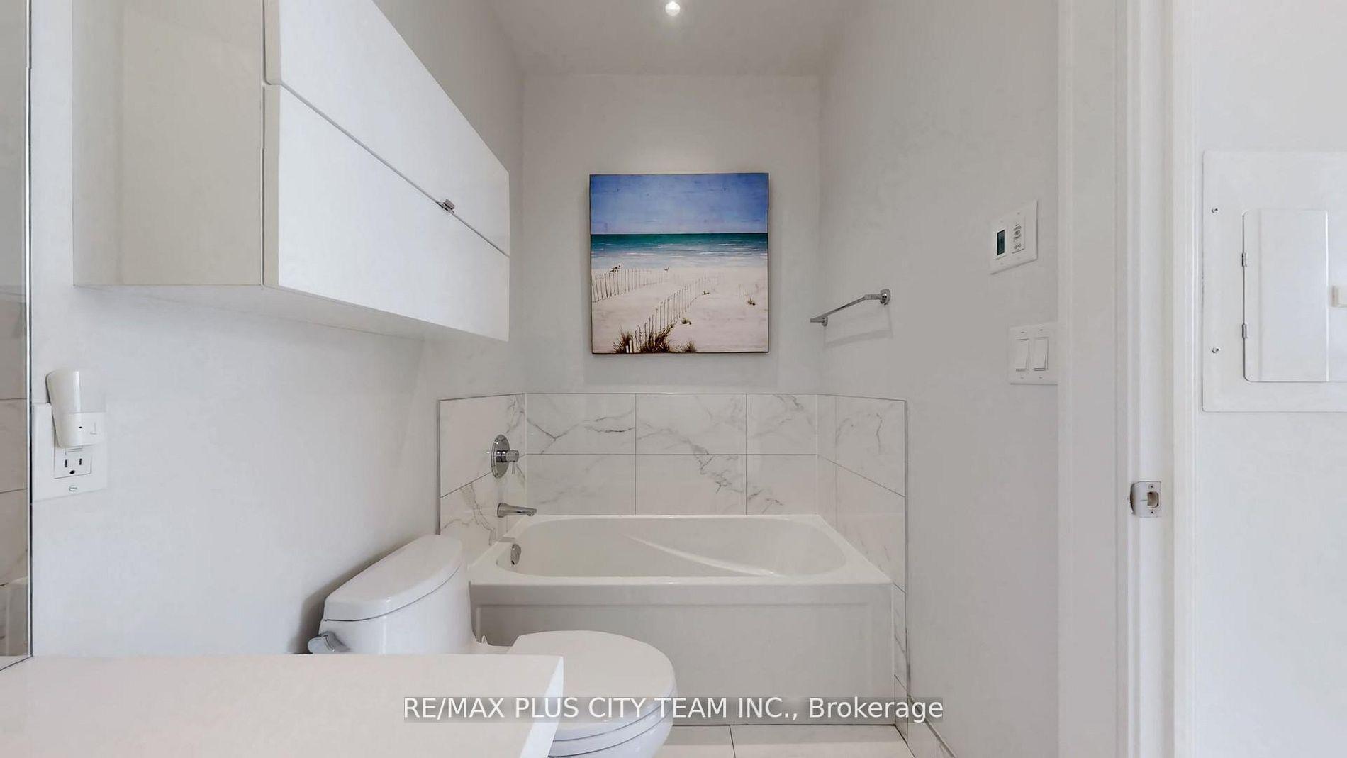 Photo 16 of Unit 1305, 39 Queens Quay E, Toronto, Waterfront Communities — HOMEH