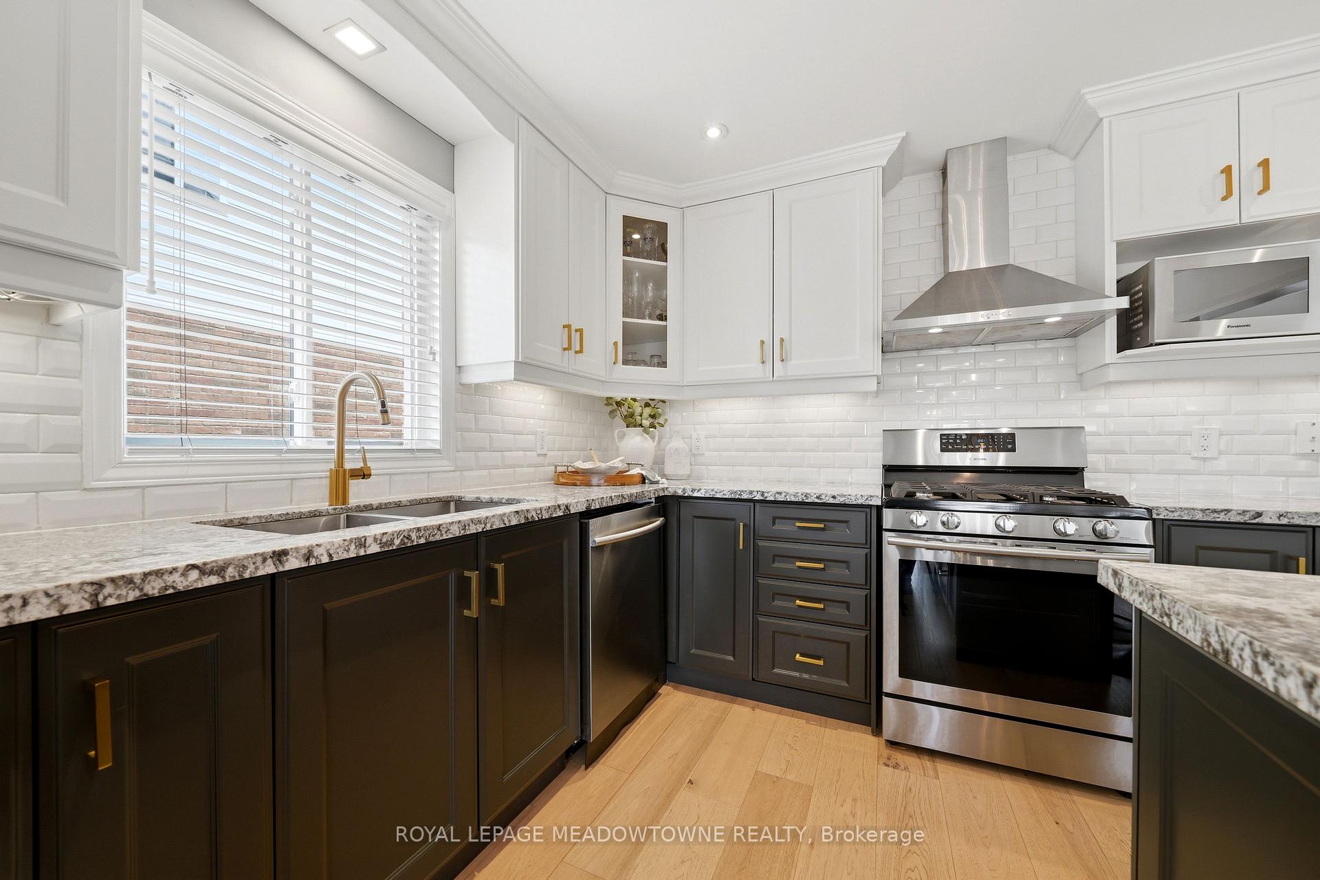 Photo 10 of 41 Beardmore Crescent, Halton Hills, Acton — HOMEH