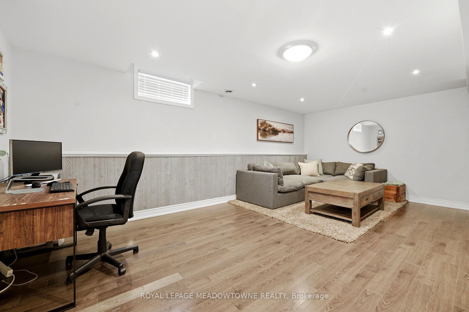 Photo 39 of 41 Beardmore Crescent, Halton Hills, Acton — HOMEH