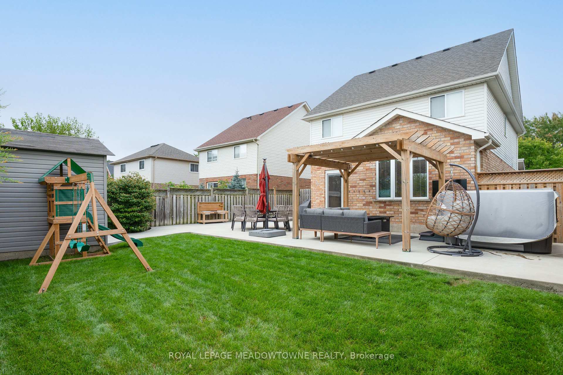 Photo 45 of 41 Beardmore Crescent, Halton Hills, Acton — HOMEH