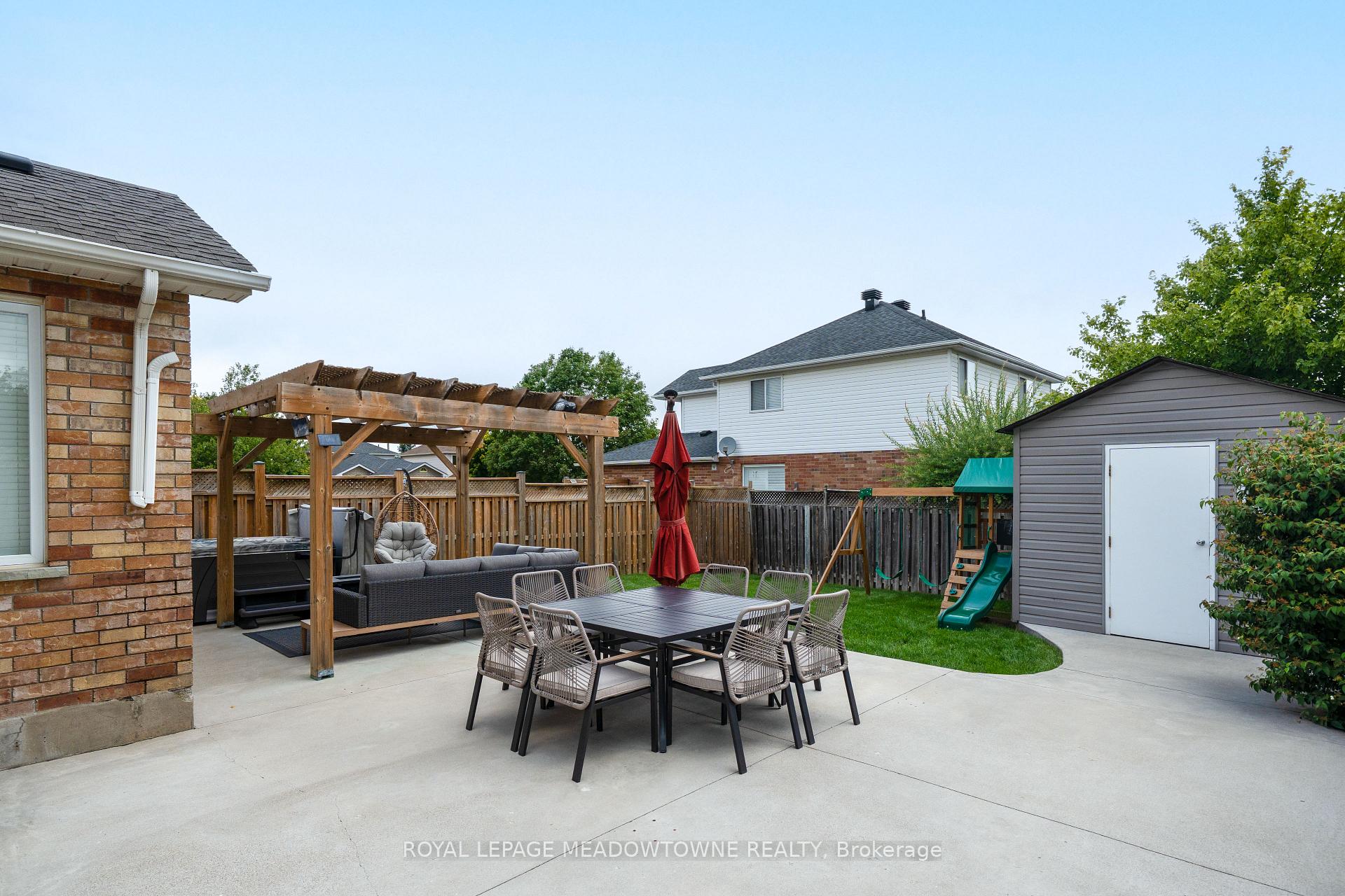 Photo 49 of 41 Beardmore Crescent, Halton Hills, Acton — HOMEH