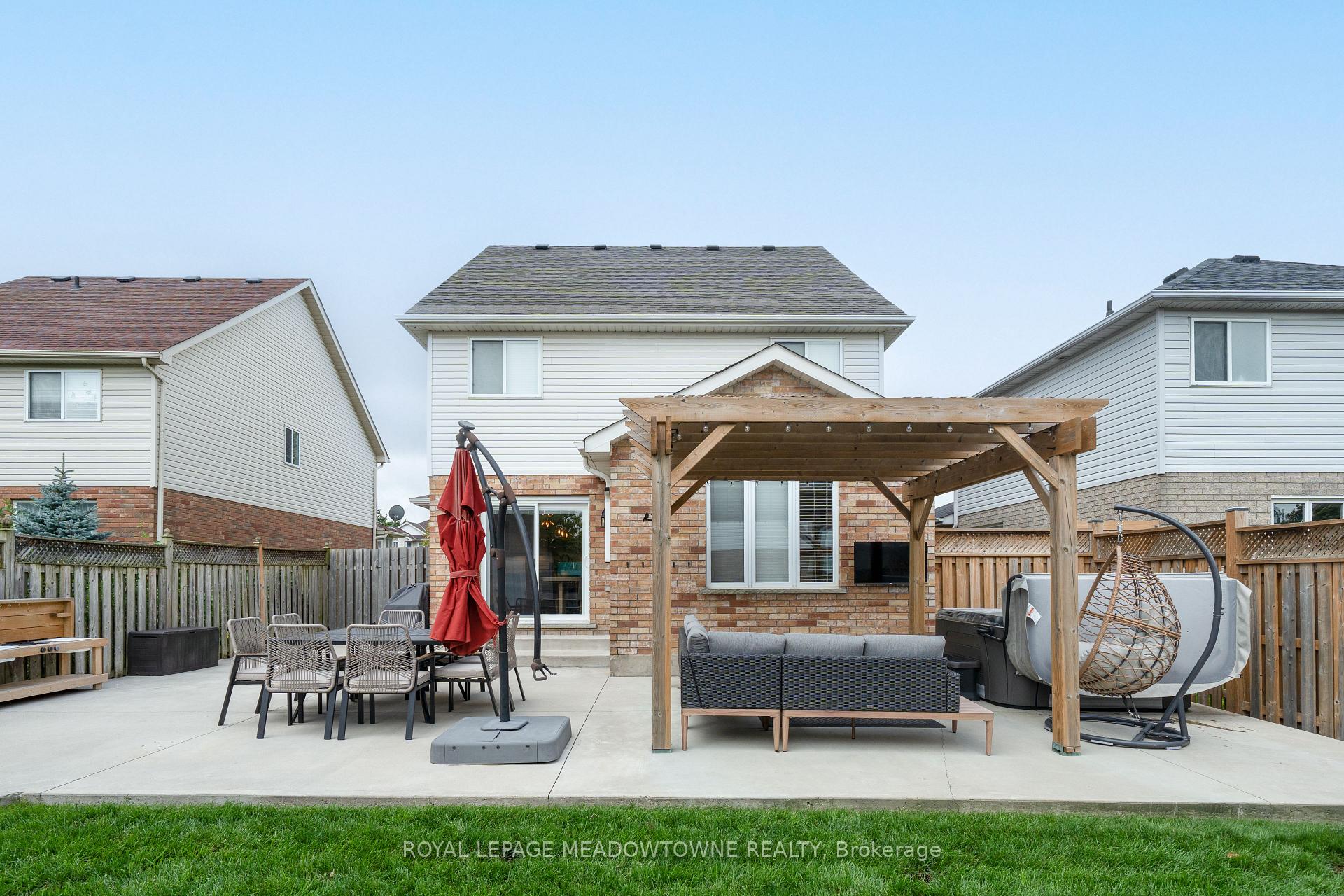 Photo 50 of 41 Beardmore Crescent, Halton Hills, Acton — HOMEH