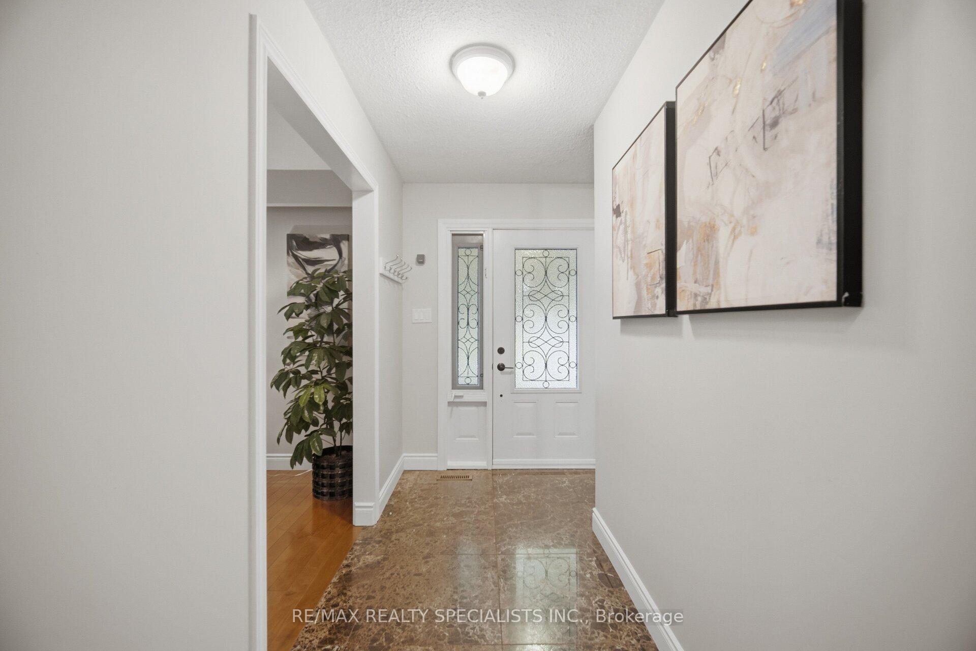 Photo 4 of 840 Hemlock Drive, Milton, Dorset Park — HOMEH