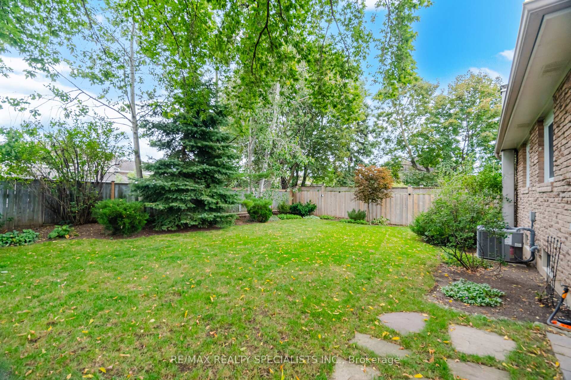 Photo 62 of 840 Hemlock Drive, Milton, Dorset Park — HOMEH