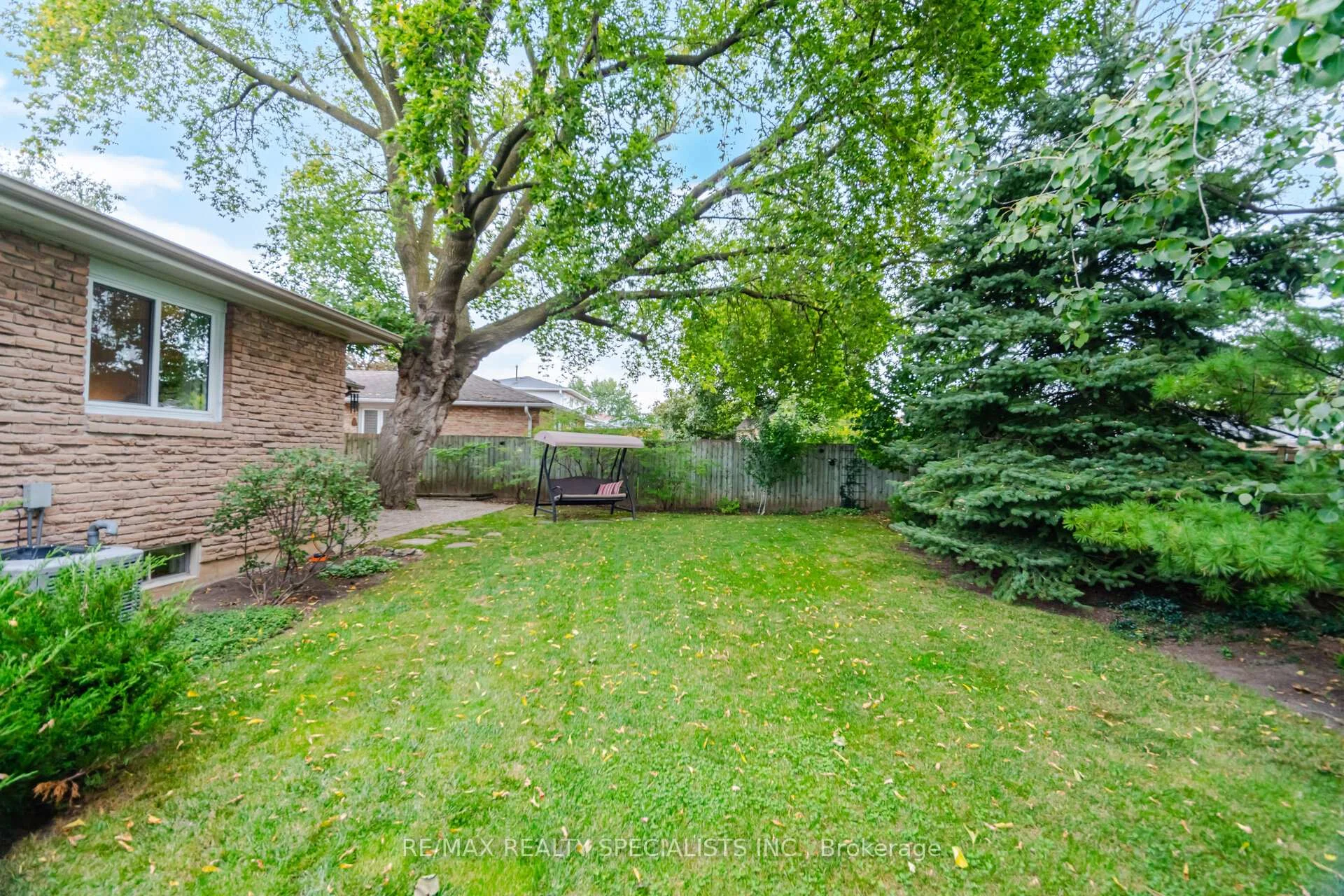 Photo 67 of 840 Hemlock Drive, Milton, Dorset Park — HOMEH