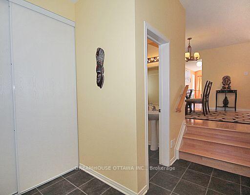Photo 3 of 322 Statewood Drive, Ottawa, Kanata - Morgan's Grant/South March — HOMEH