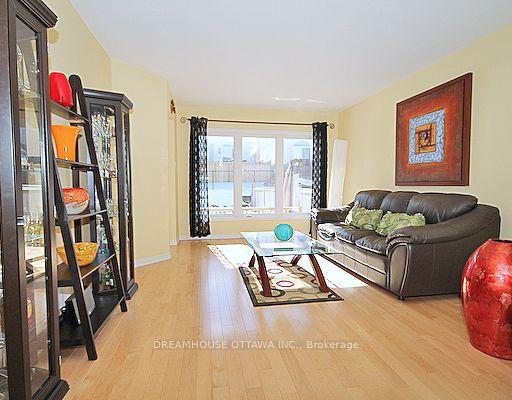 Photo 8 of 322 Statewood Drive, Ottawa, Kanata - Morgan's Grant/South March — HOMEH