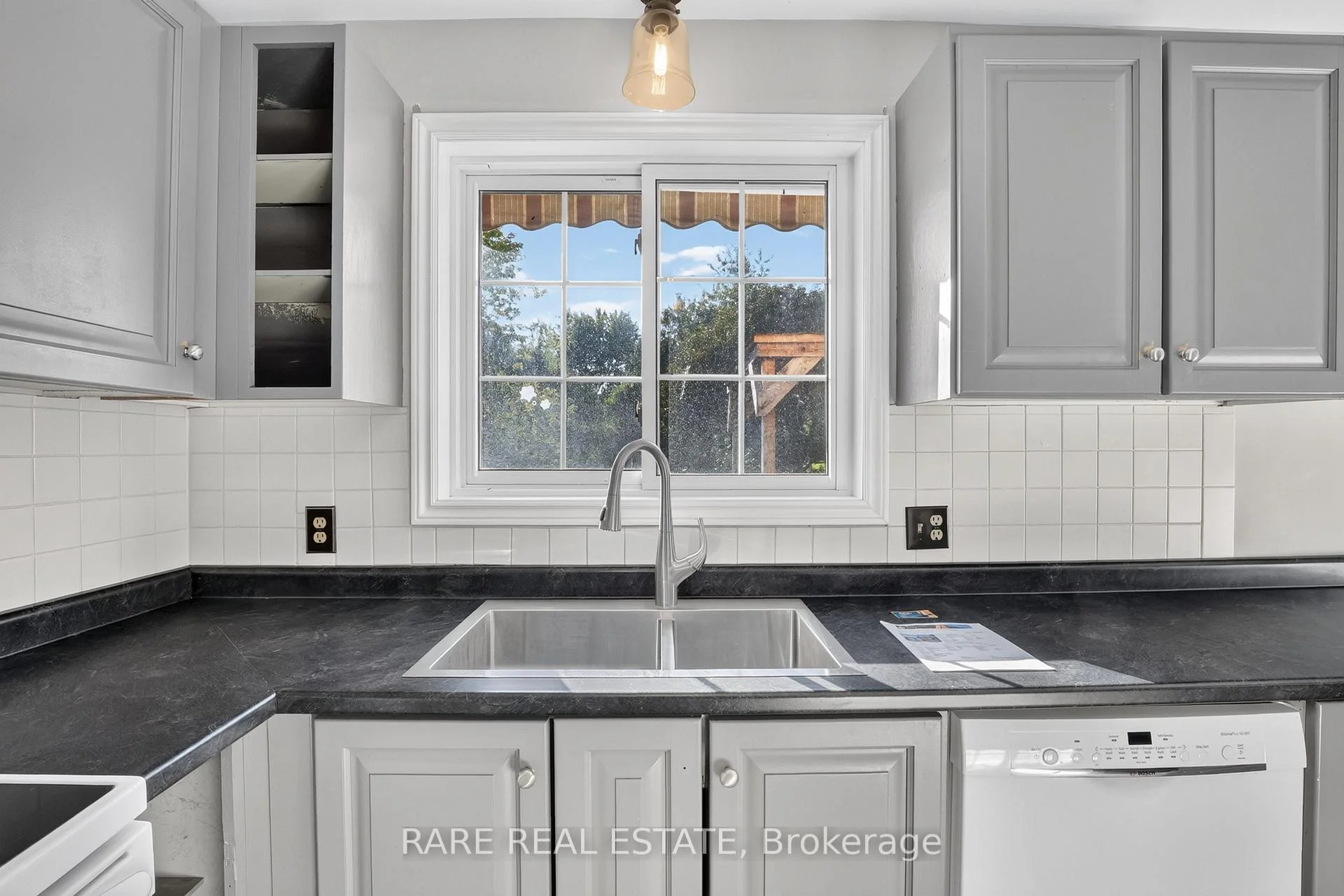 Photo 14 of 25 Edgewood Crescent, Clearview, New Lowell — HOMEH