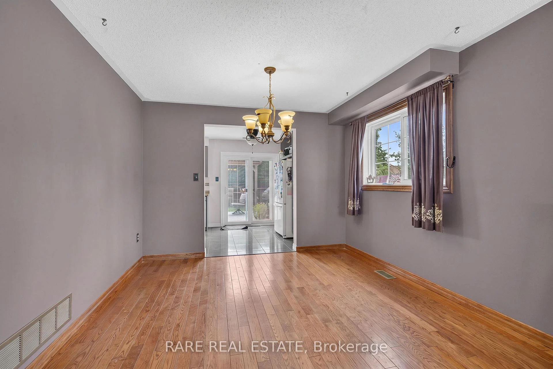 Photo 18 of 25 Edgewood Crescent, Clearview, New Lowell — HOMEH
