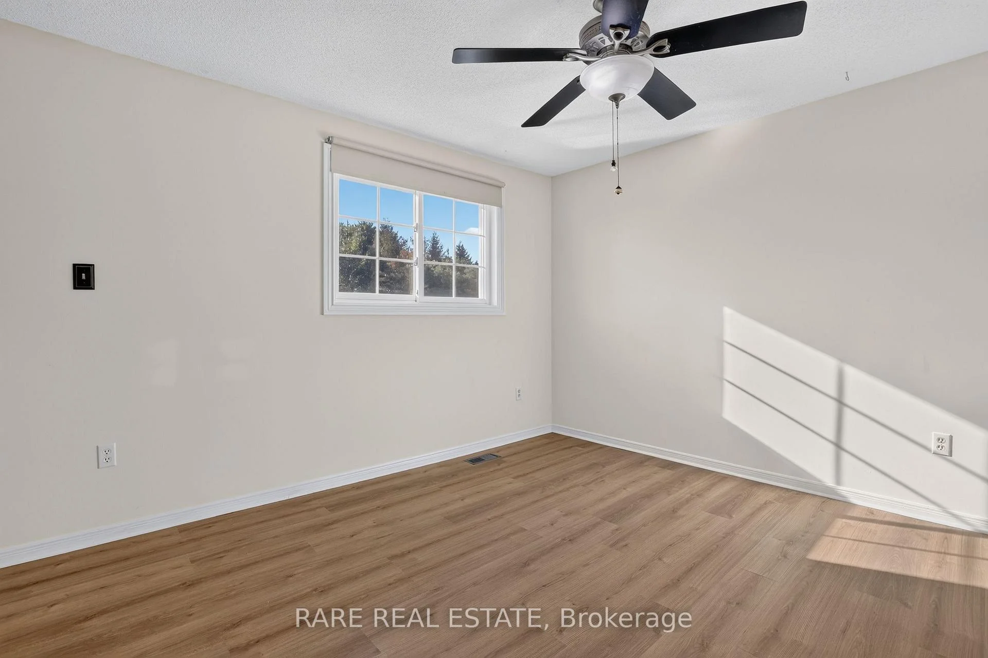 Photo 38 of 25 Edgewood Crescent, Clearview, New Lowell — HOMEH
