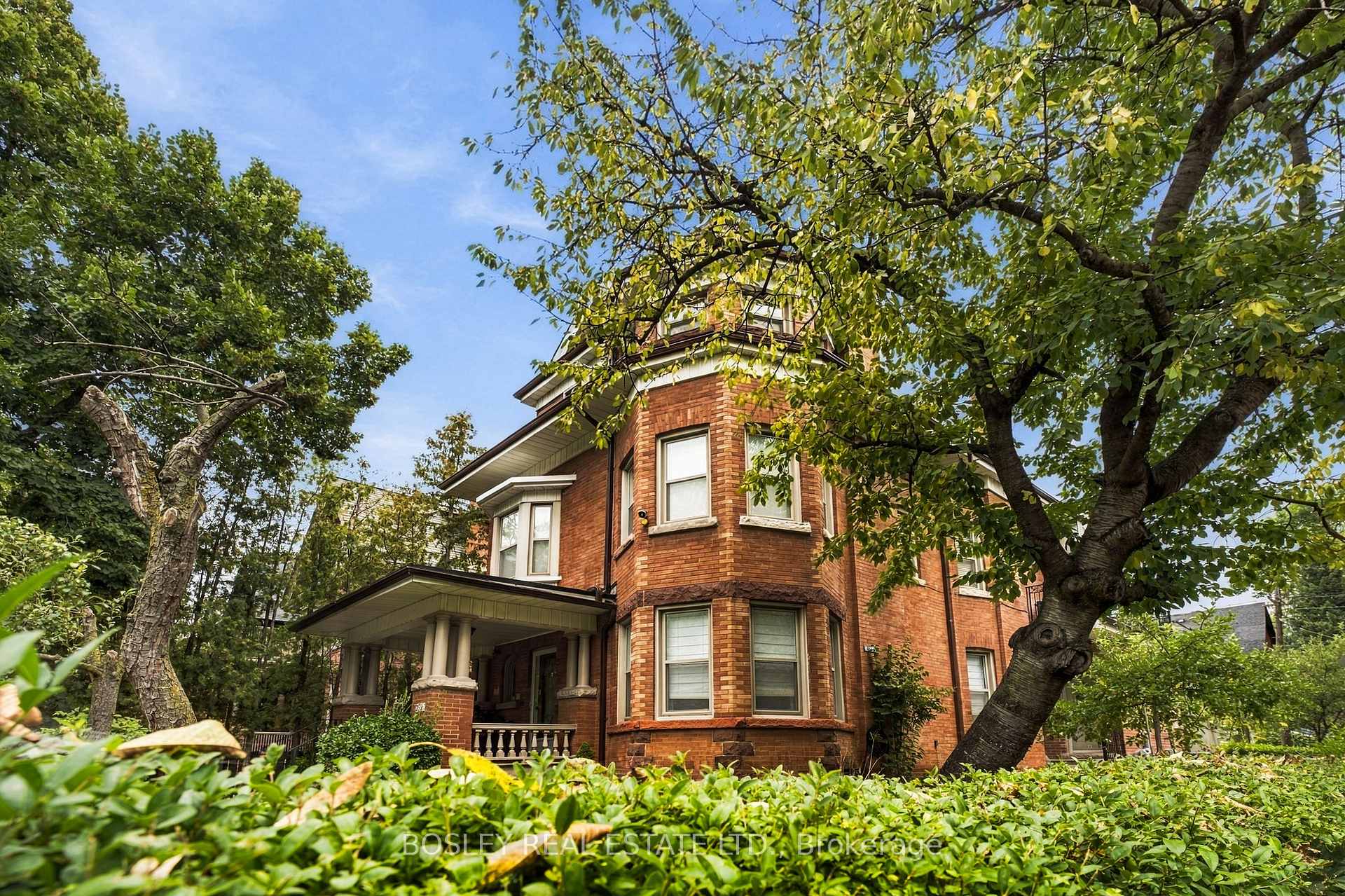 Front of 399A Palmerston Blvd