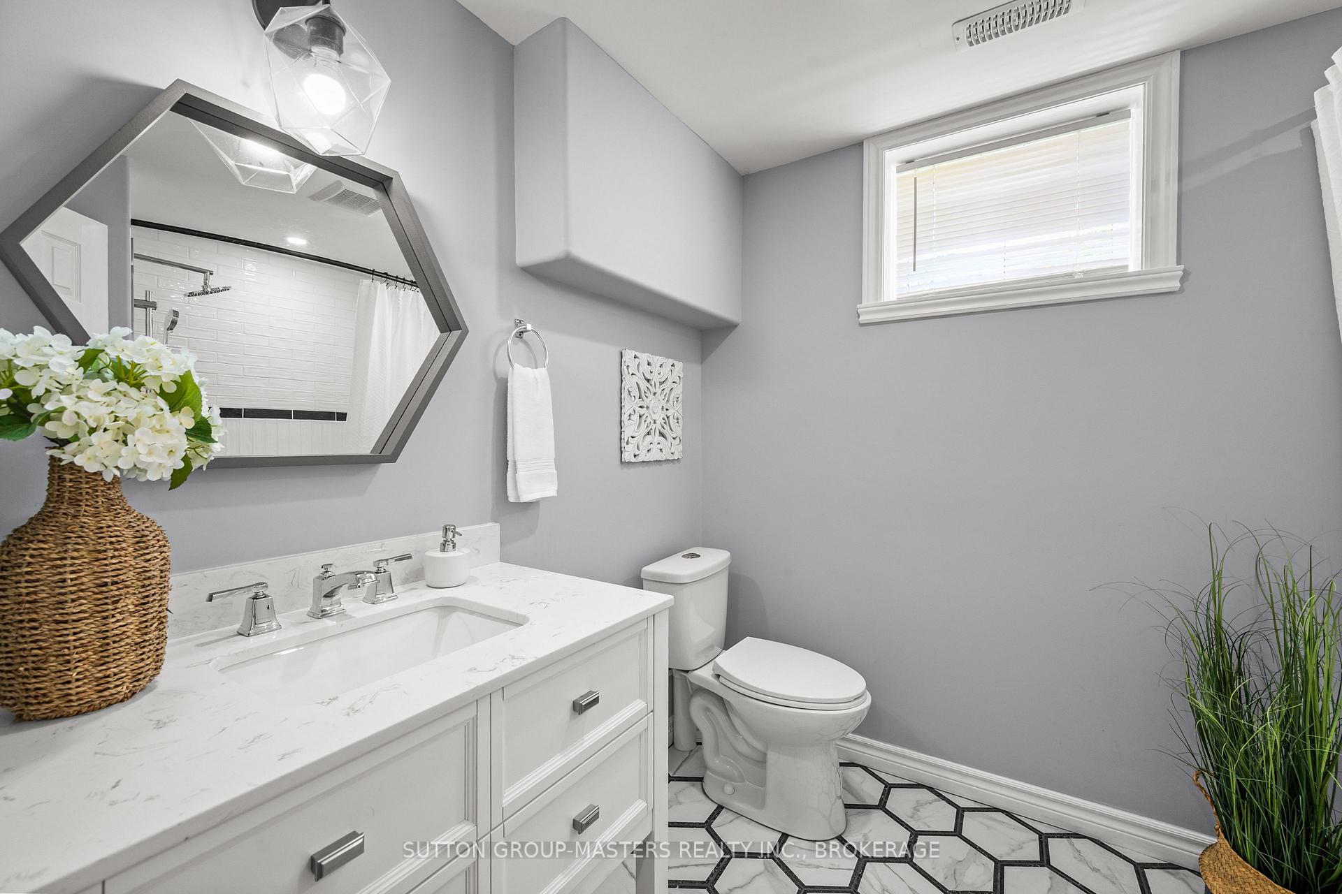 Photo 36 of 728 Newmarket Lane, Kingston, Rideau — HOMEH