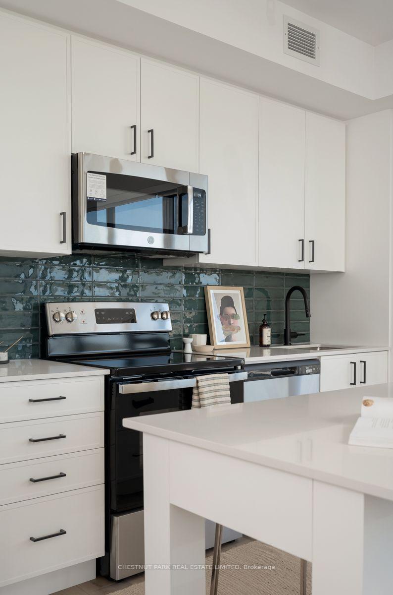 Photo 13 of Unit 907, 758 Dovercourt Road, Toronto, Dovercourt-Wallace Emerson-Junction — HOMEH