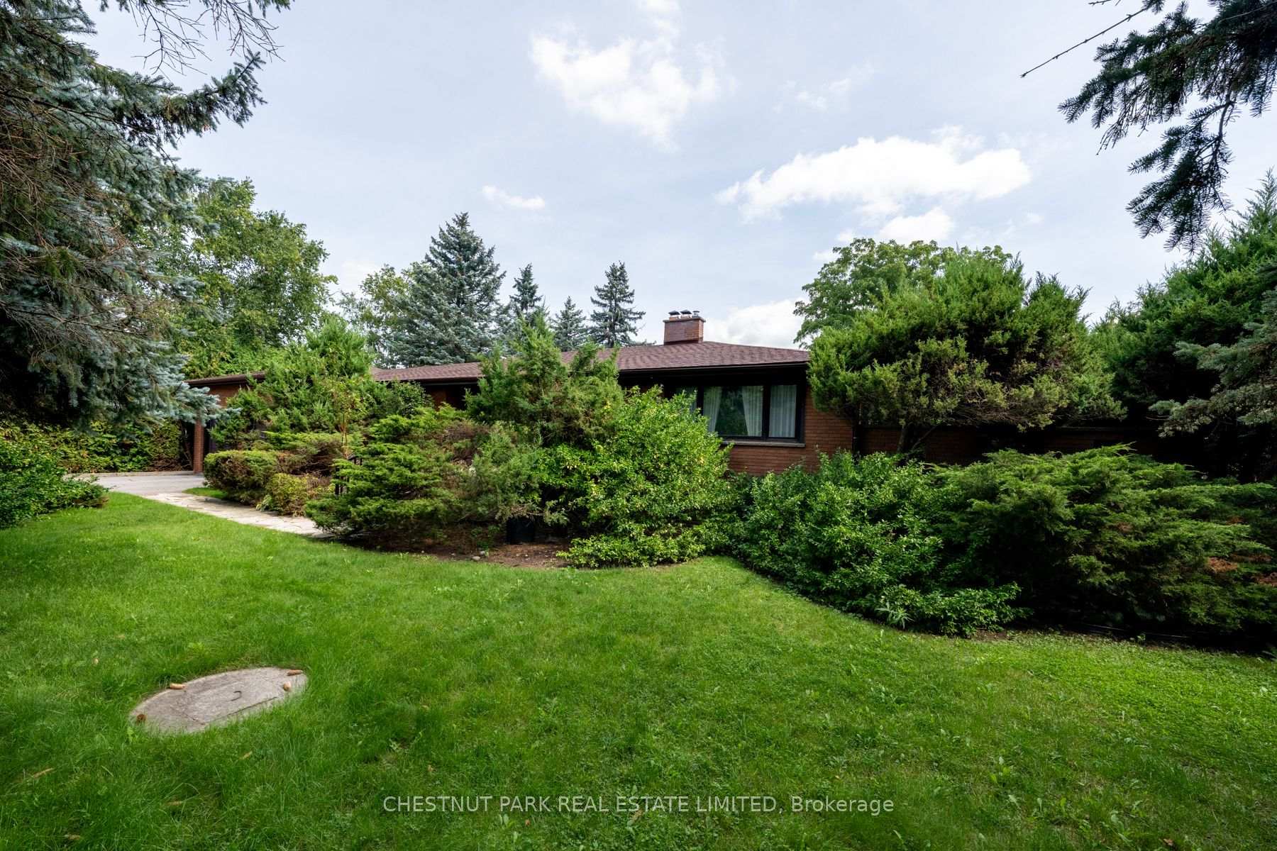 Photo 8 of 27 Oakcrest Avenue, Markham, Village Green-South Unionville — HOMEH