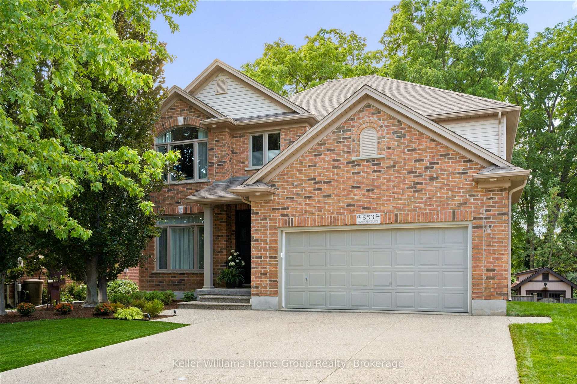 Photo 2 of 653 Panchara Place, Waterloo, Lexington — HOMEH