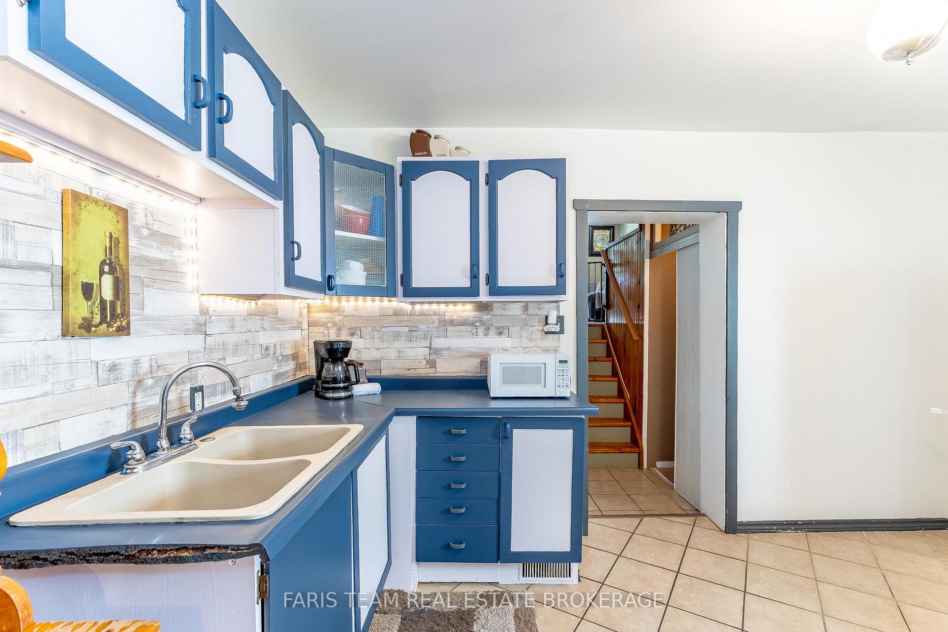 Photo 5 of 390 Mildred Street, Midland — HOMEH
