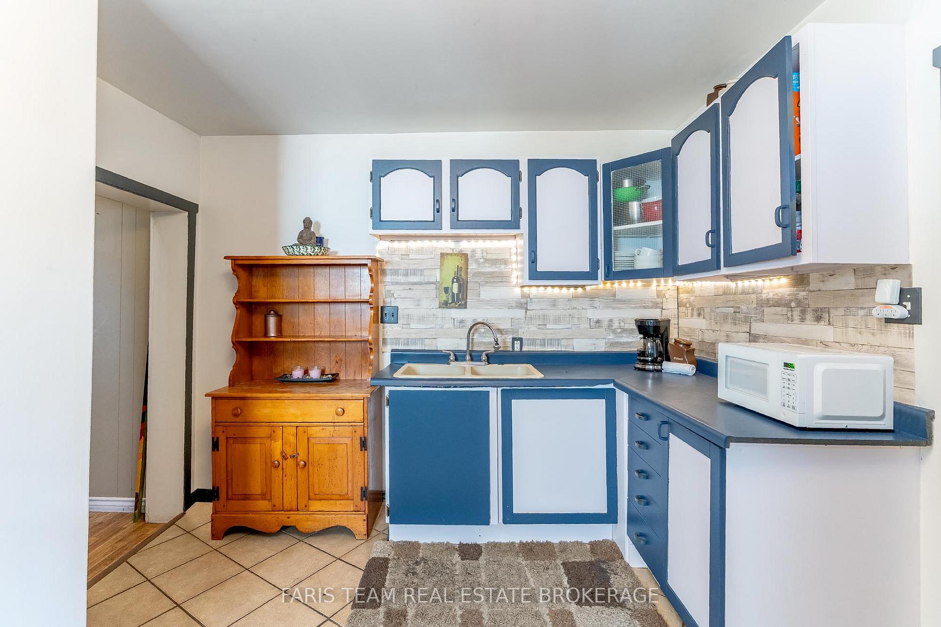 Photo 7 of 390 Mildred Street, Midland — HOMEH