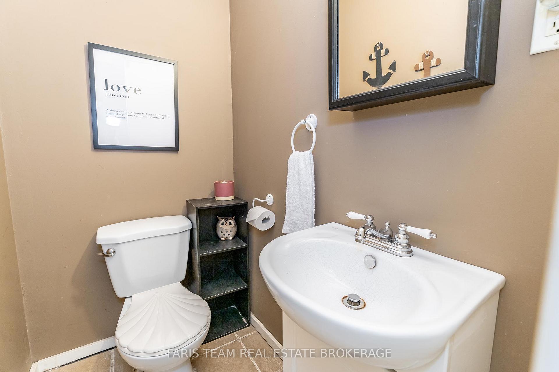Photo 14 of 390 Mildred Street, Midland — HOMEH