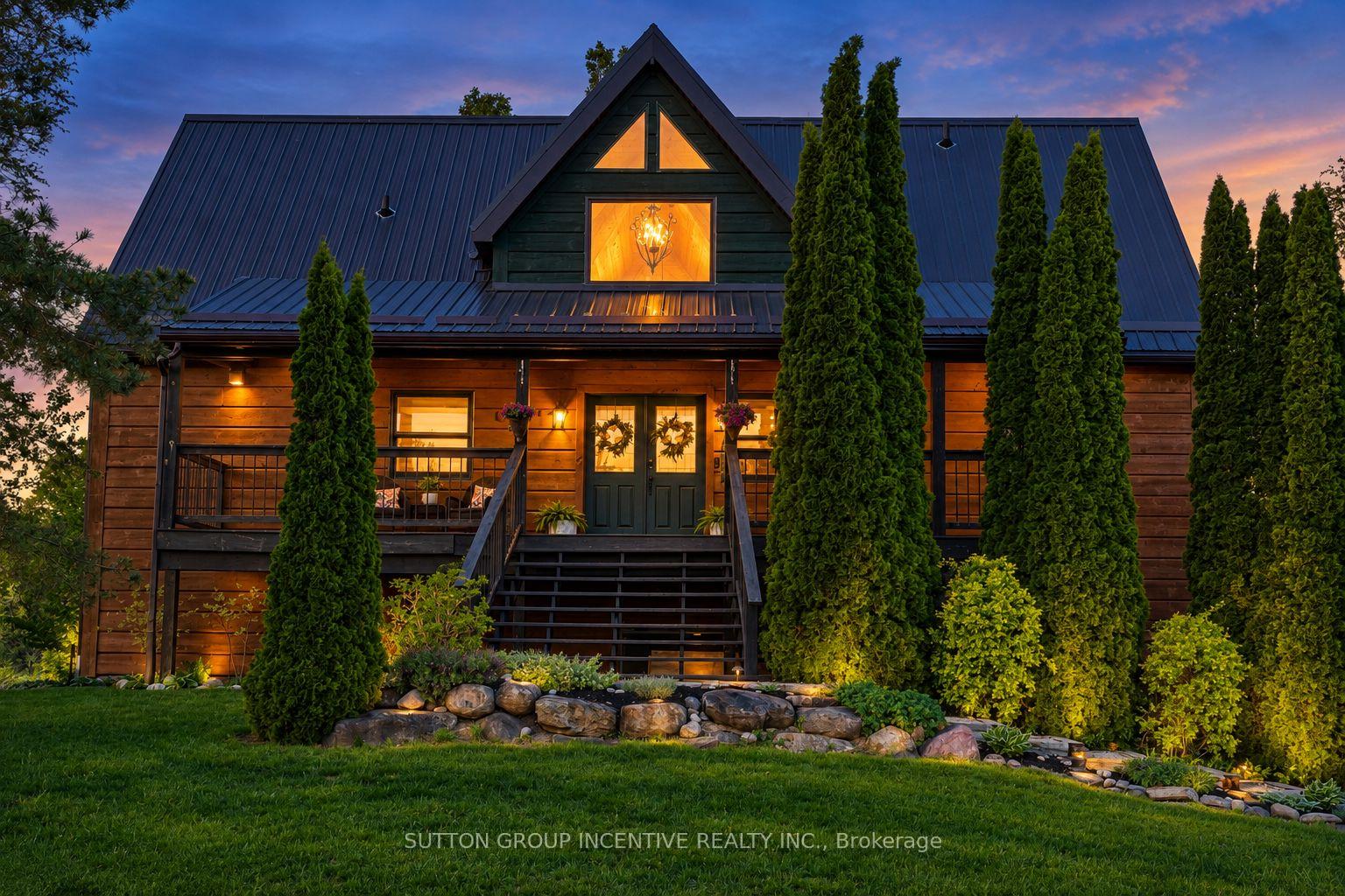 Photo 2 of 17 Bridle Path, Oro-Medonte, Horseshoe Valley — HOMEH