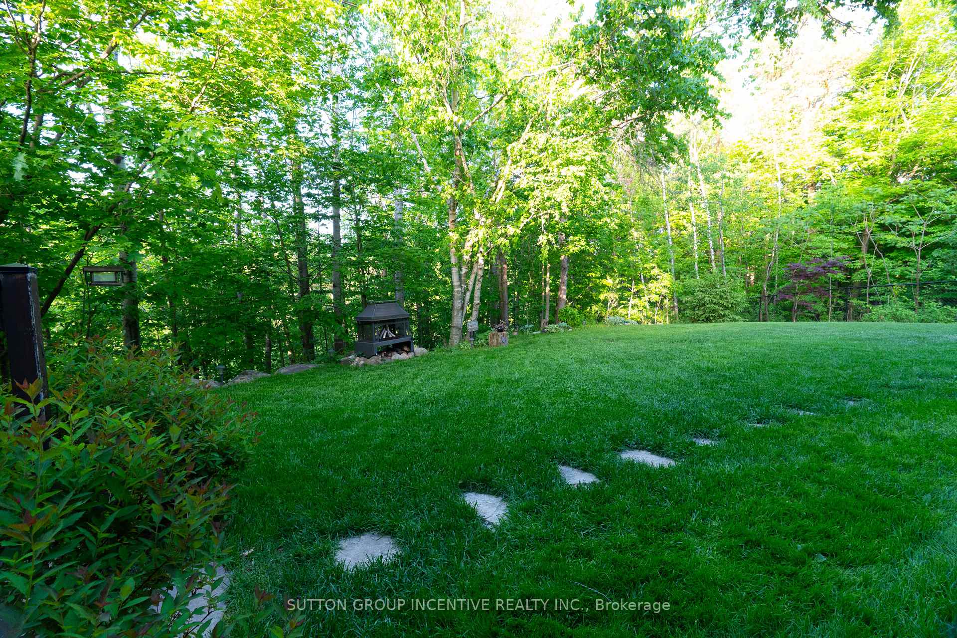 Photo 11 of 17 Bridle Path, Oro-Medonte, Horseshoe Valley — HOMEH