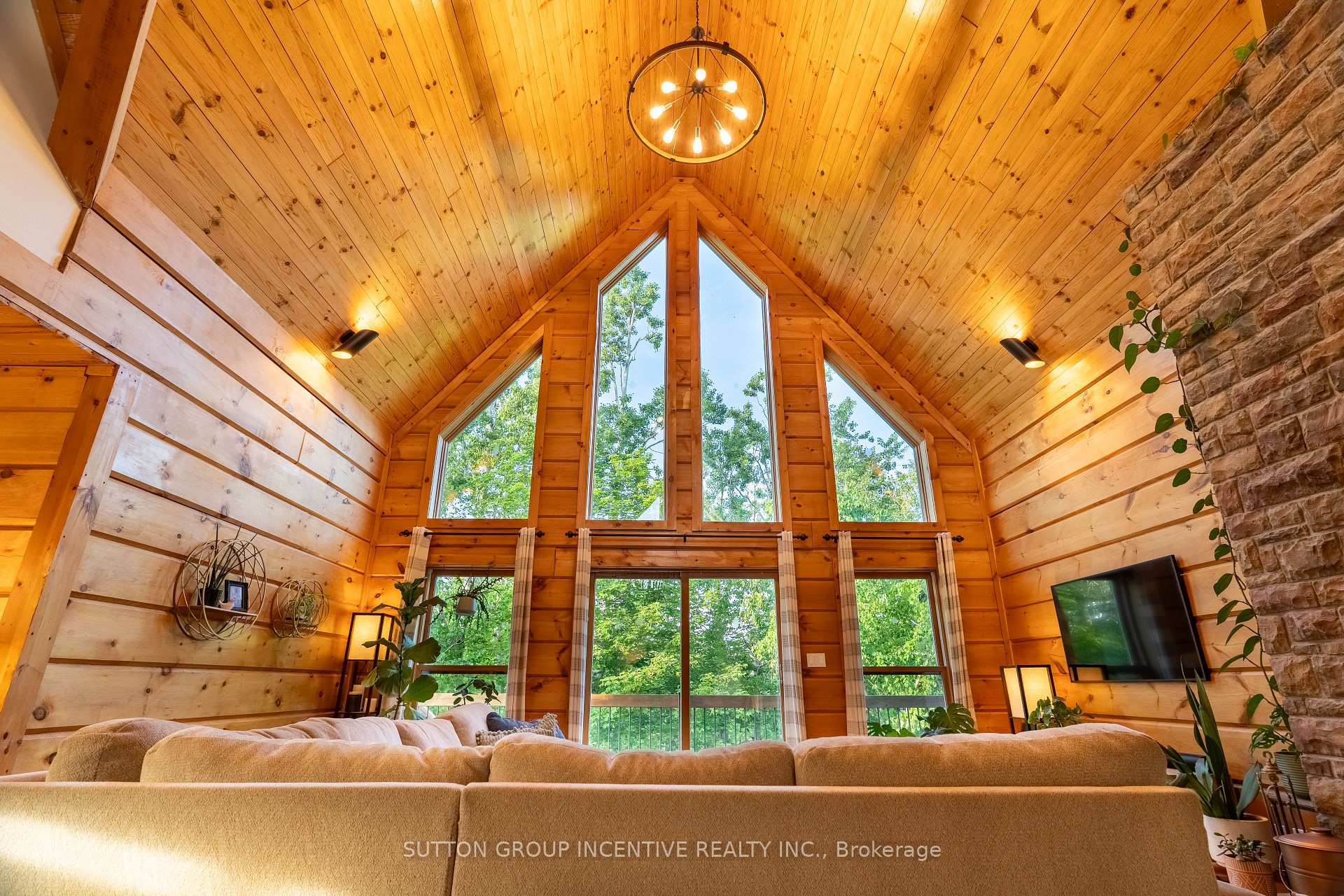Photo 21 of 17 Bridle Path, Oro-Medonte, Horseshoe Valley — HOMEH